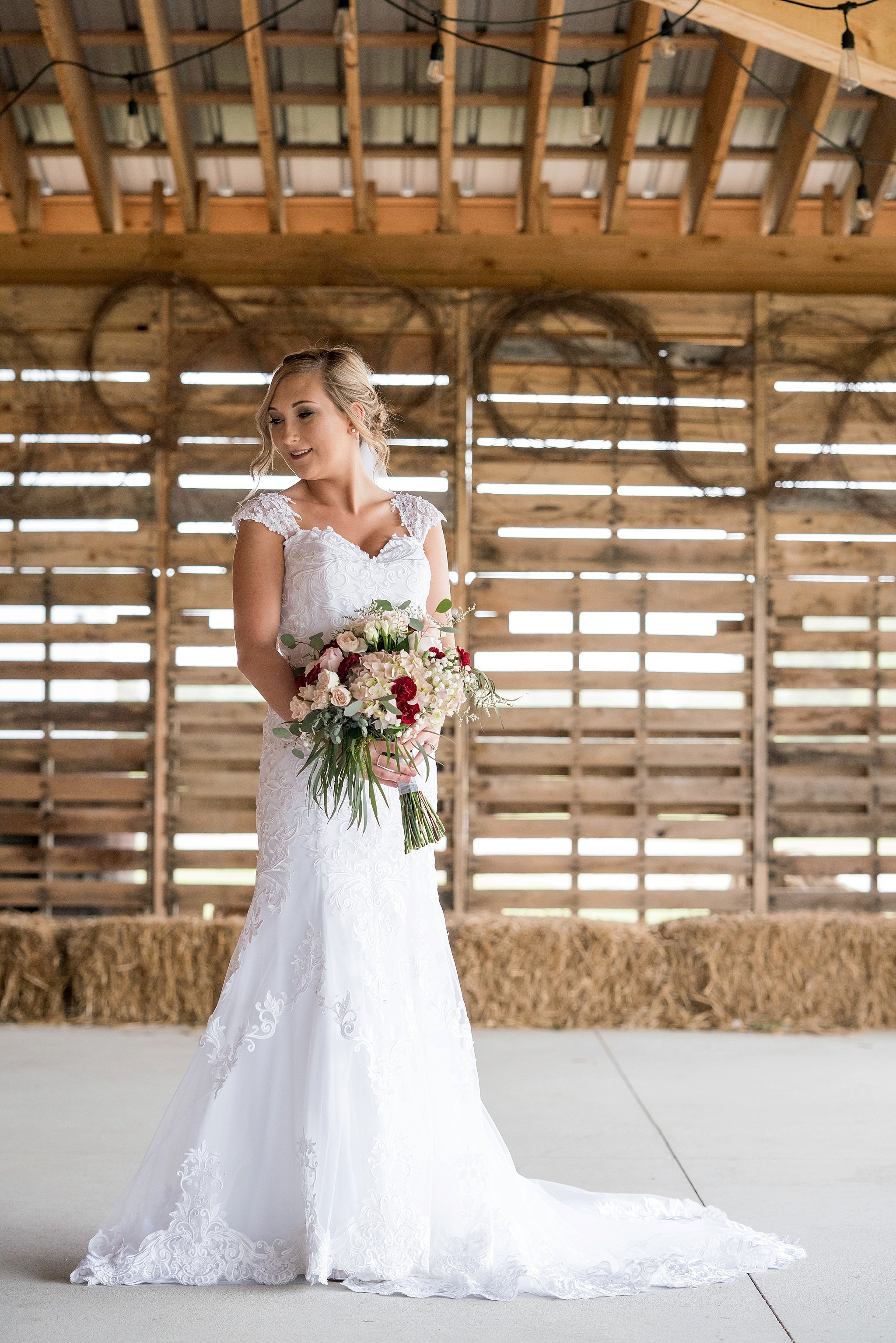 Cotton-Barn-Winterville-Wedding-Photographer-048.jpg