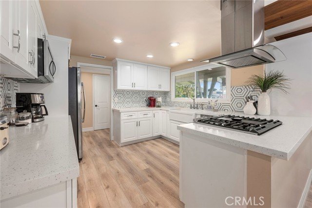 Kitchen 3.jpg