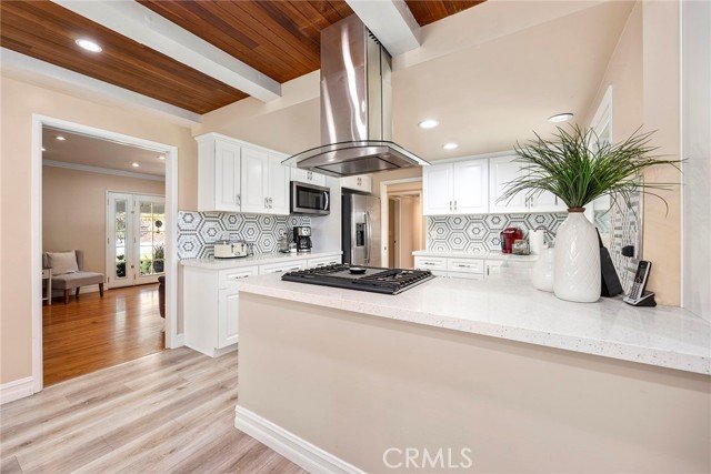 Kitchen 2.jpg