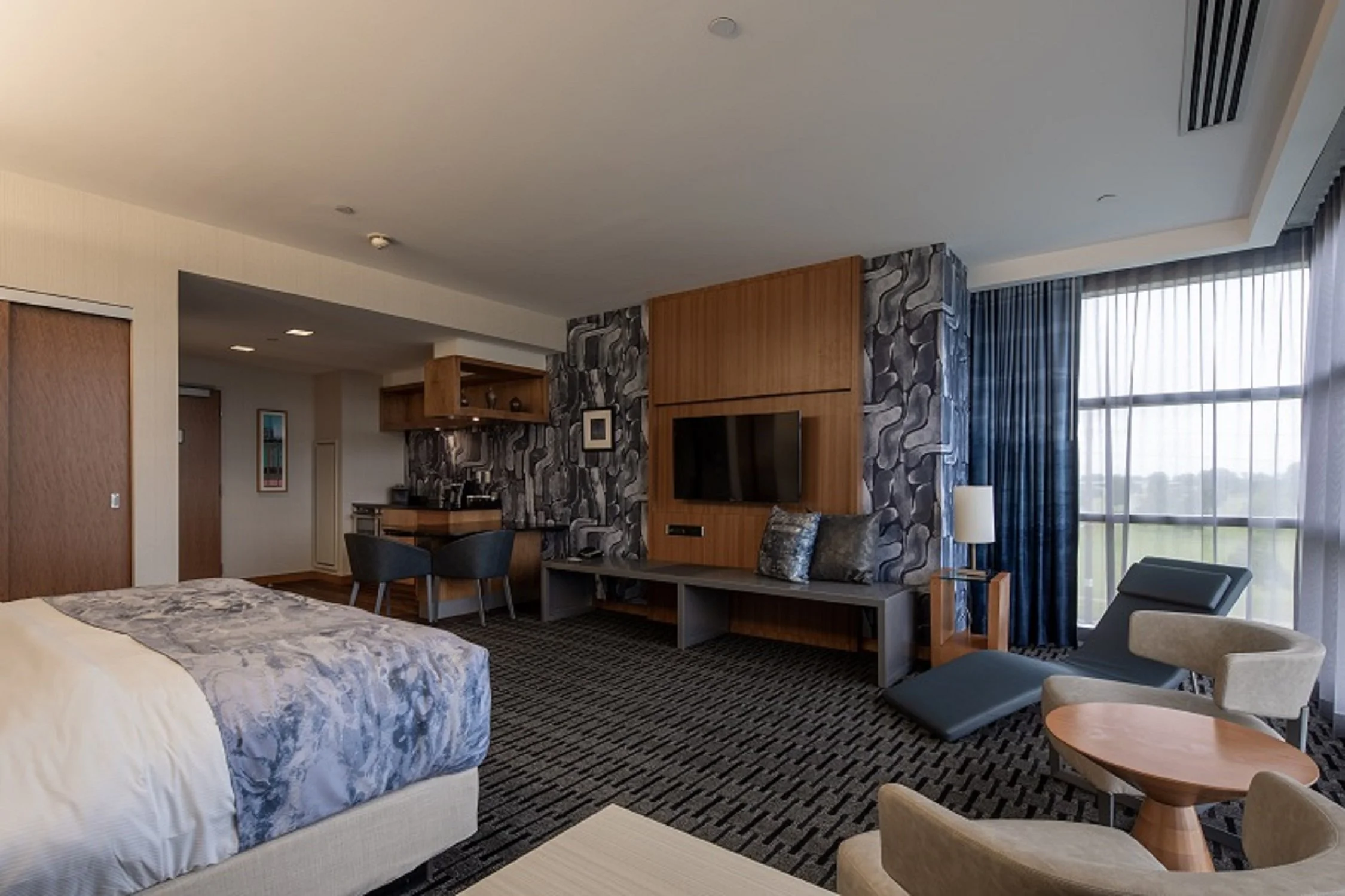 Executive Suite.jpg