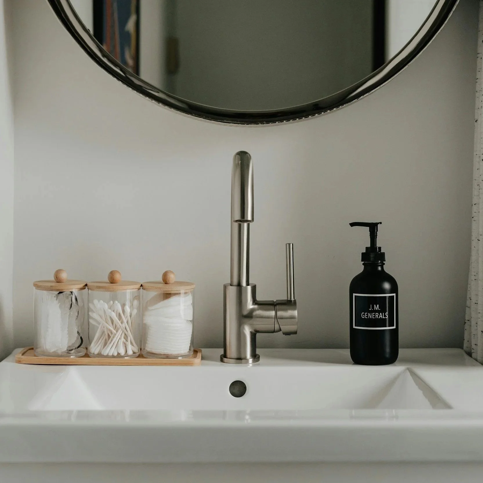 Bathroom Faucet Replacement: What Homeowners Should Know Before Installing