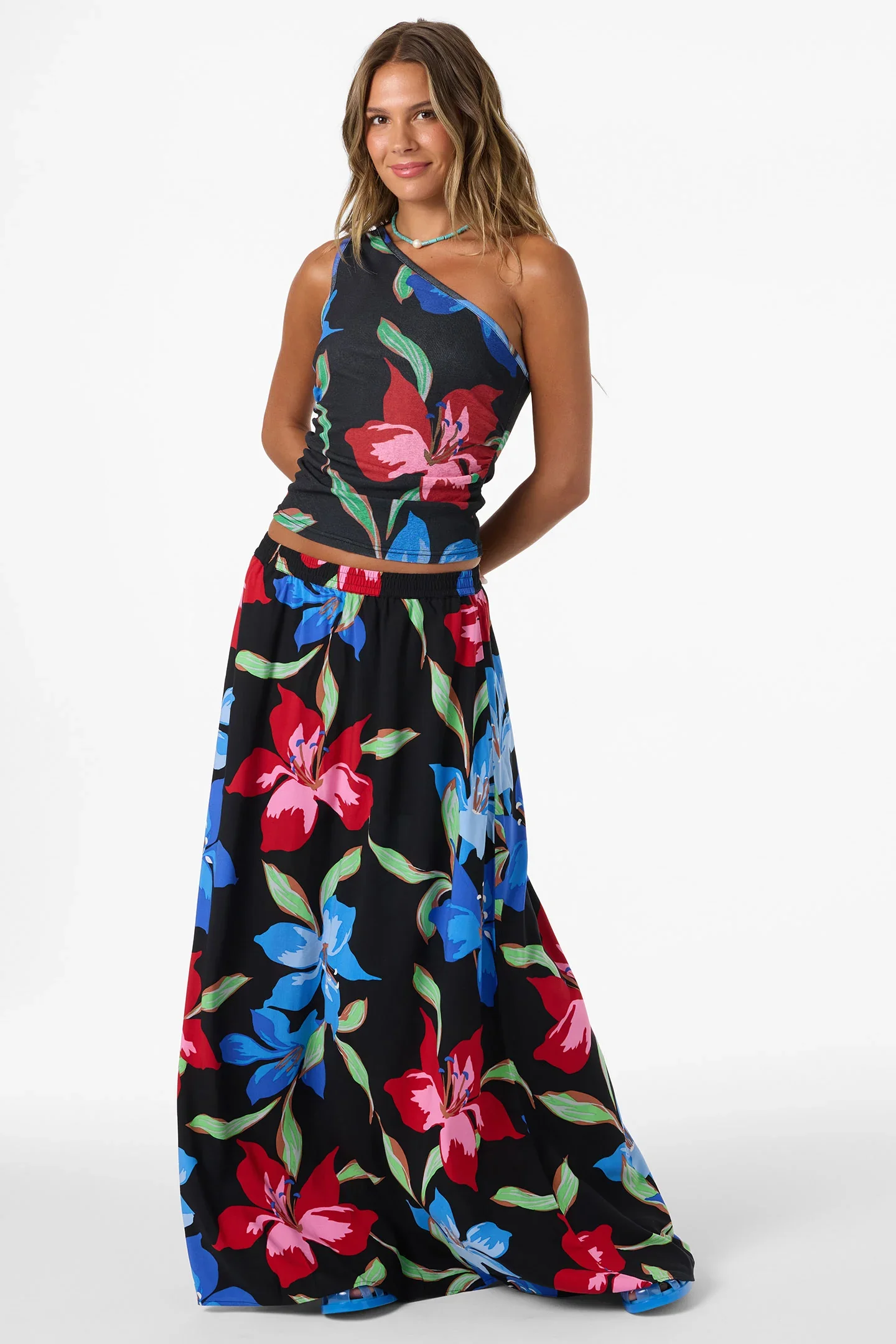 SU2641503_BLK_1.jpg.webp