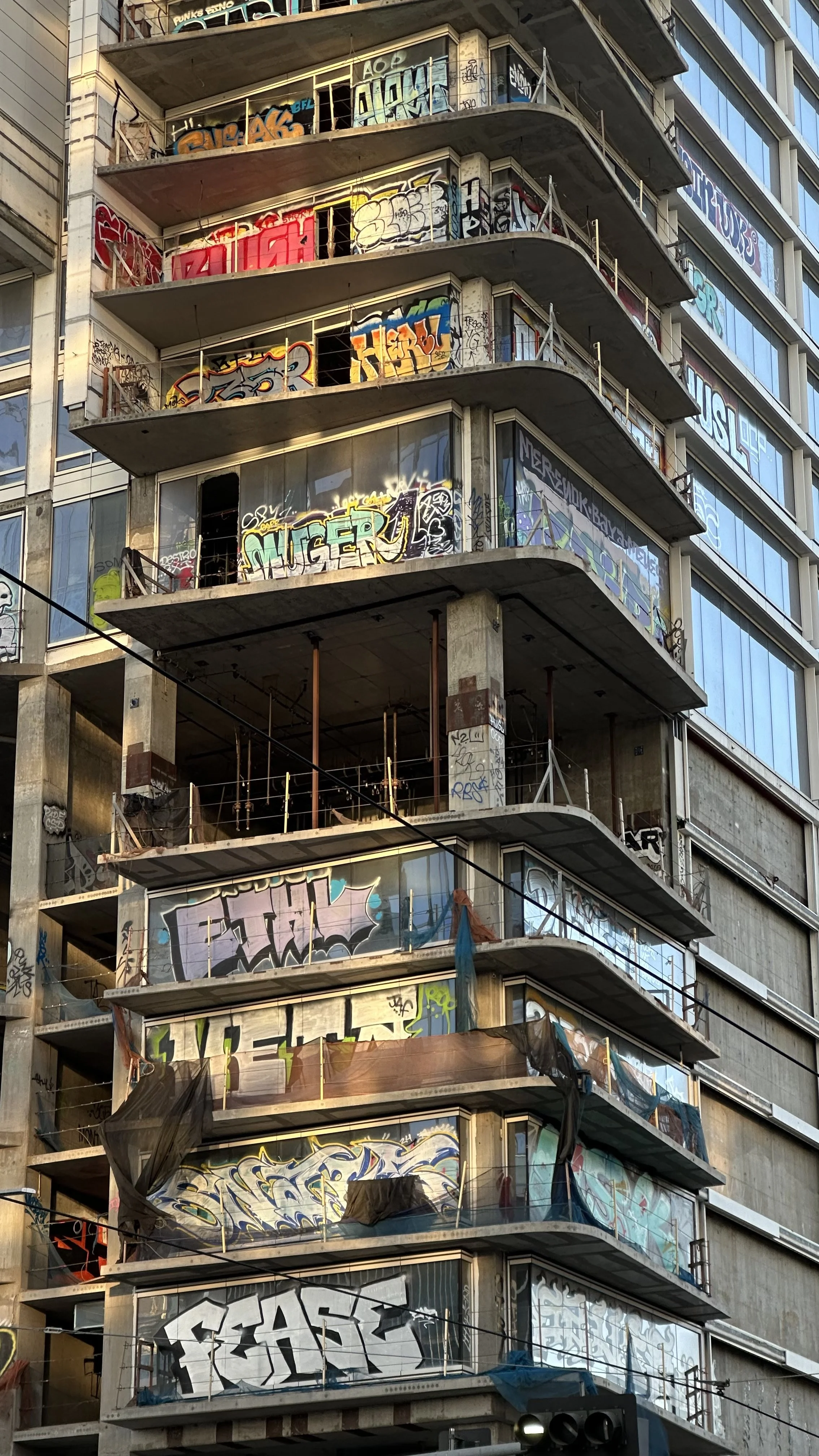 Oceanwide “Graffiti Towers”             finds a buyer?