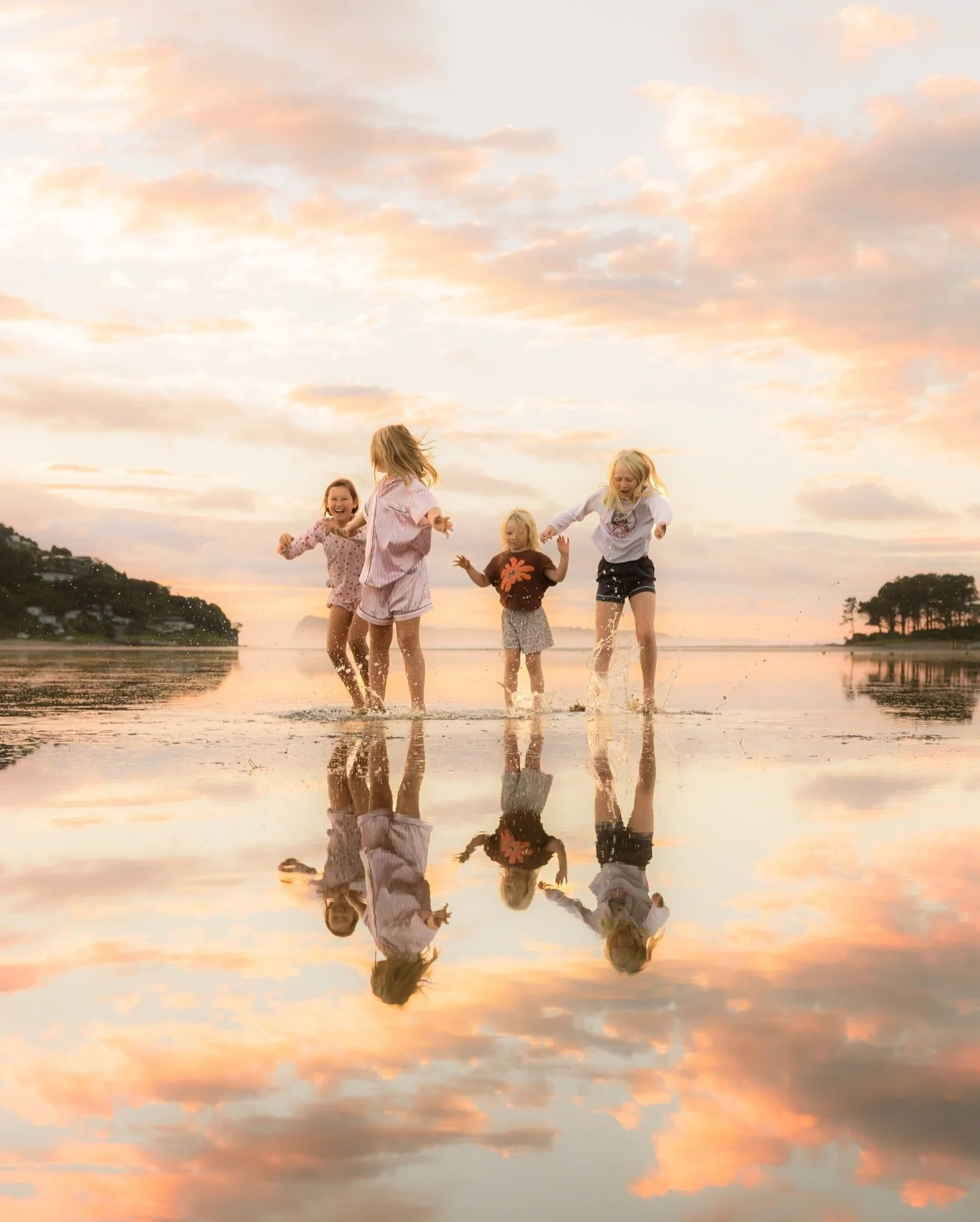 Four adults, eight kids and a trillion memories made to last forever, some documented to make extra sure we don&rsquo;t forget. 

Just what the soul needed 🌊