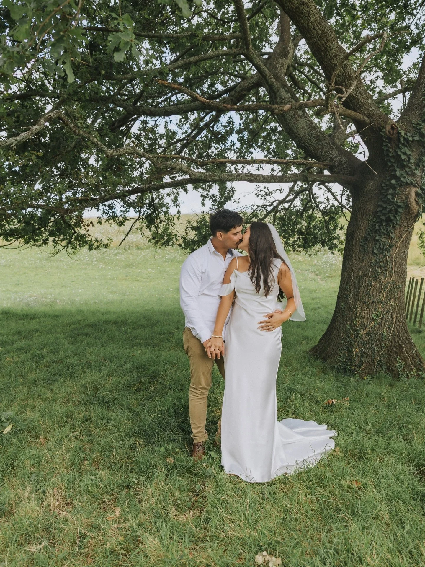 Kim &amp; Jordan&rsquo;s stunning ceremony on the hill at their home followed by and huge celebration with all their friends and whanau, that I have no doubt was an epic night and the best vibes. 

Effortlessly stunning these two