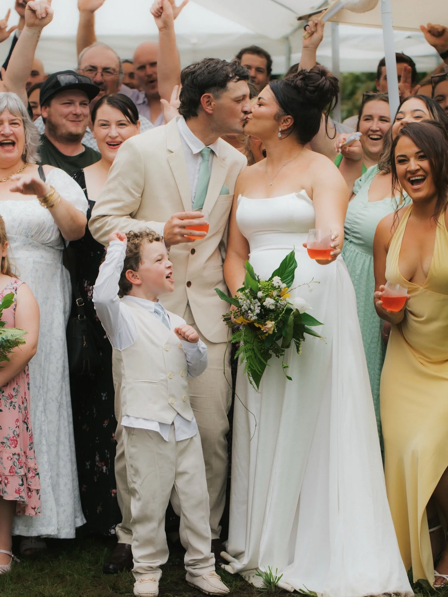 The Nichols &hearts;️💙💜💛💚

You can just feel the fun, love and contagious energy of this day. Such a privilege to capture. 

Venue: @thegrapehousevenue