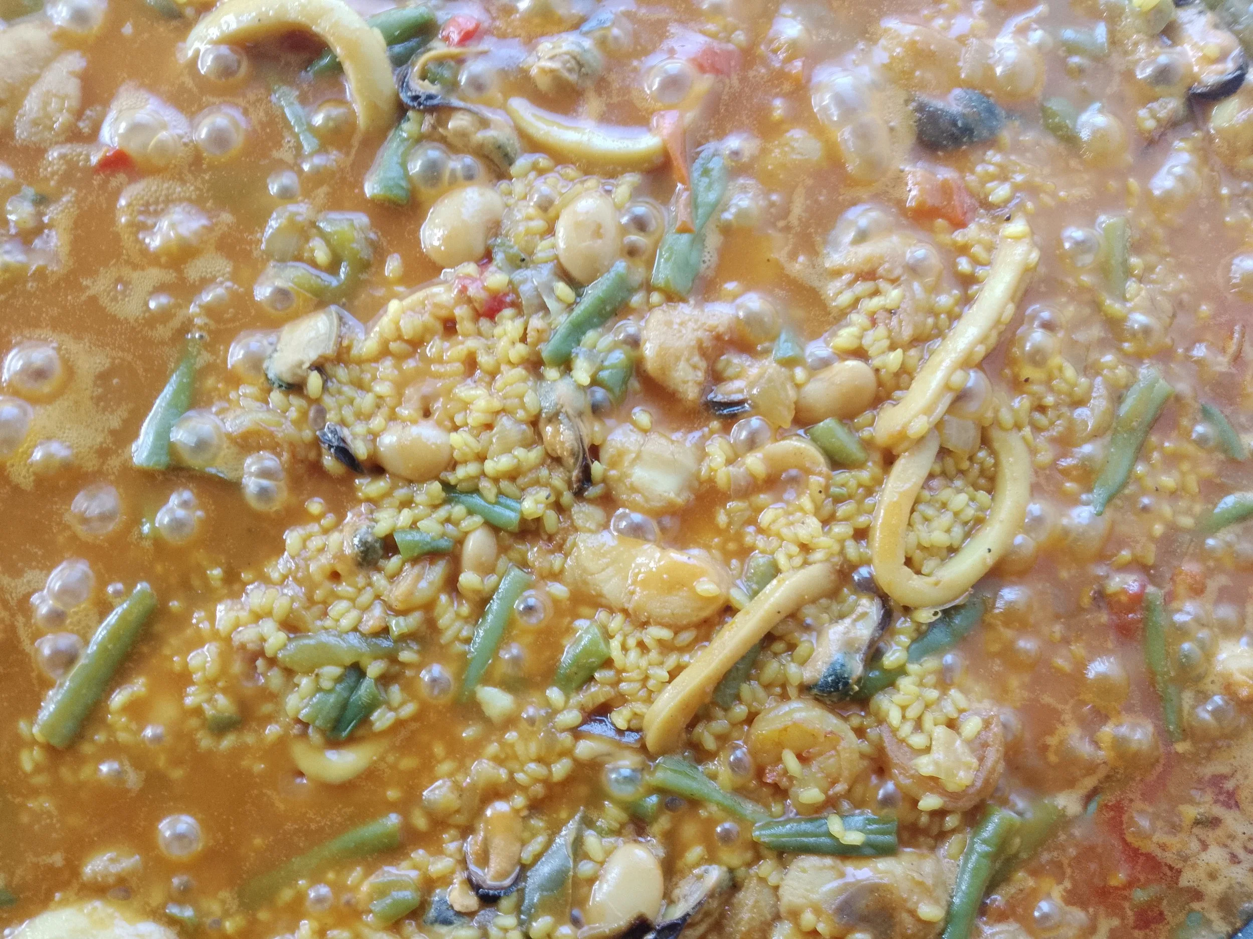 Hosting Outdoor Events in Perth? Paella Catering is the Perfect Choice