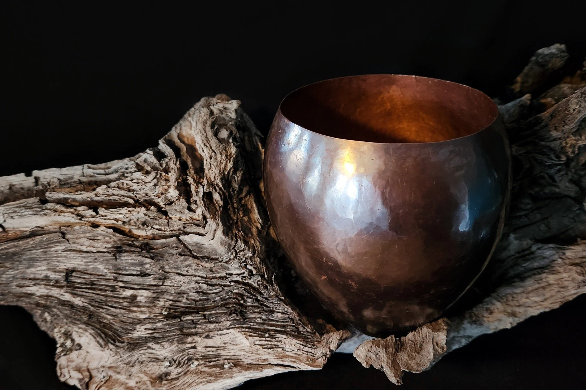 One of my first attempts at raising a copper vessel. This one has an oxidized exterior and a shiny finish on the interior. Wouldn't say it is perfect but I am chuffed at how this one turned out. Can't wait to make more!

#metalwork #raisingcopper #co