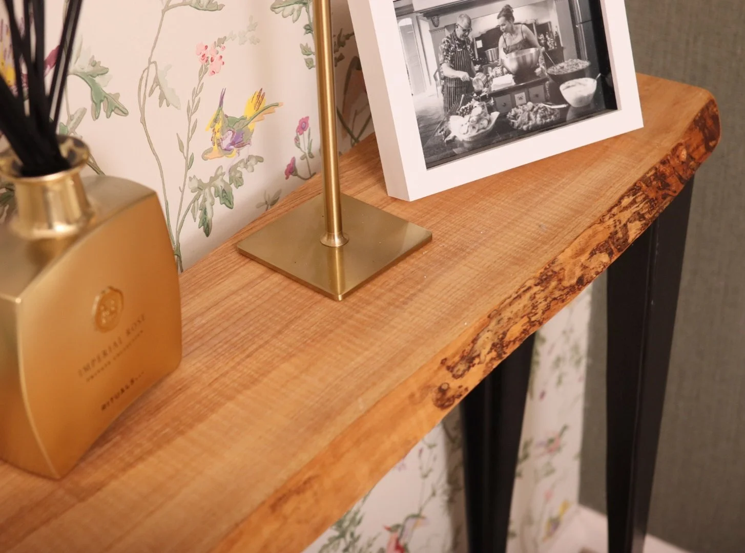 Recently, I made a custom console table for the very first time! I used a slab of live edge ash and paired it with tapered angle iron legs for a sleek contemporary look. What do you guys think?

- Matthew

#liveedgefurniture #liveedgetable #customord