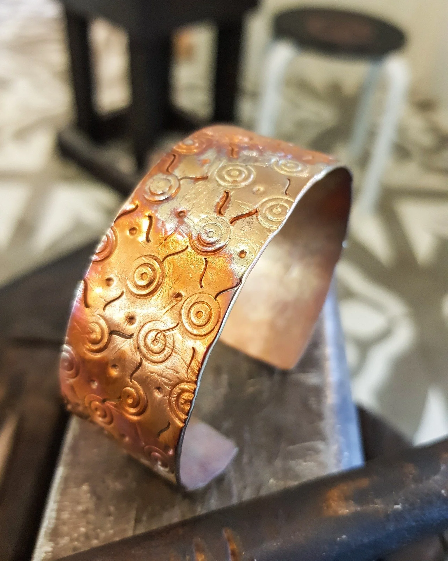 We have something short and sweet for yous! Since our hour-long cuff making workshop has been pretty popular, we have decided to run them from our studio starting on 20th June! This is perfect if you are curious about coppersmithing and want a little