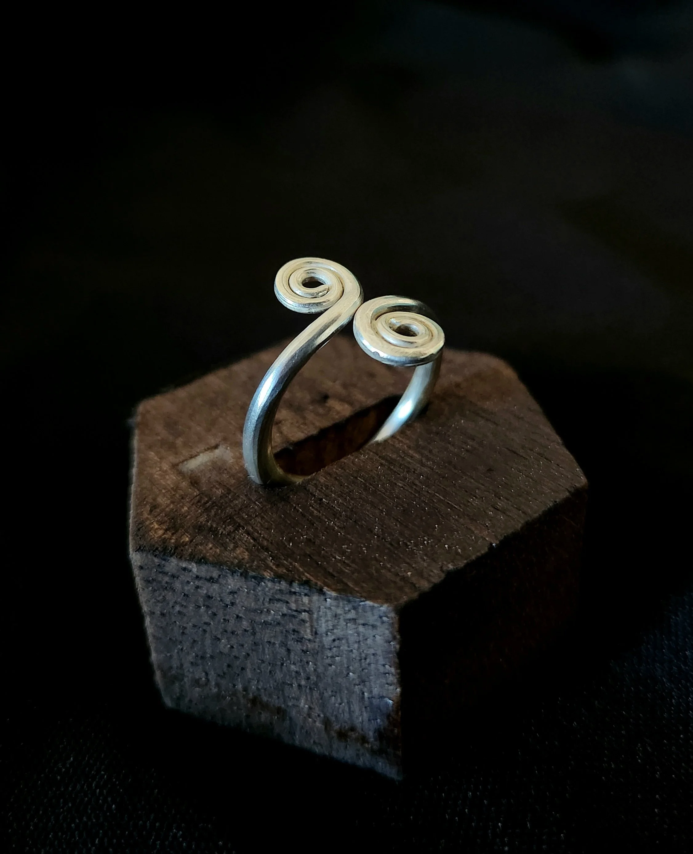 silver spiral ring