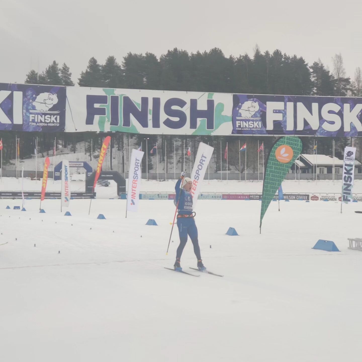 Verneri Suhonen voittaa 62 kilometrin vapaan hiihtotavan kilpailun! Anssi Koirikivi on toinen upean loppukiritaiston j&auml;lkeen, ja Topi Huttunen onnistuu lopussa nostamaan itsens&auml; kolmannelle sijalle. Onnittelut!

#finski #finlandiahiihto