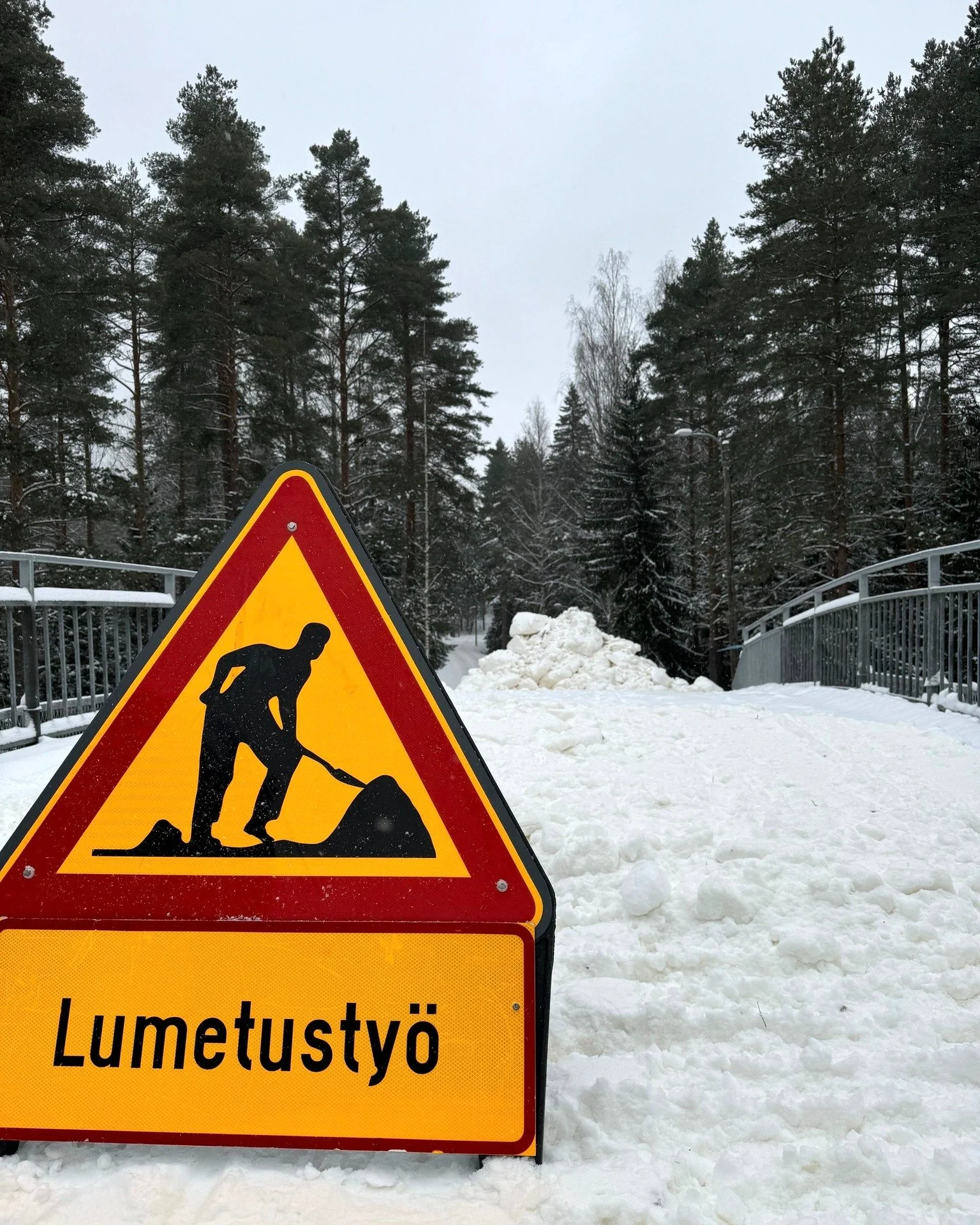 ❄️ Finlandia-hiihdon reitti&auml; lumetetaan kovaa vauhtia. Lumenteko on ollut k&auml;ynniss&auml; vuoden alusta alkaen ja lunta on tehty reippaasti yli 5000 kuutiota. 

🤝 Yhteisty&ouml;ss&auml; Lahden liikuntapalvelujen kanssa Finlandia-hiihdon j&a