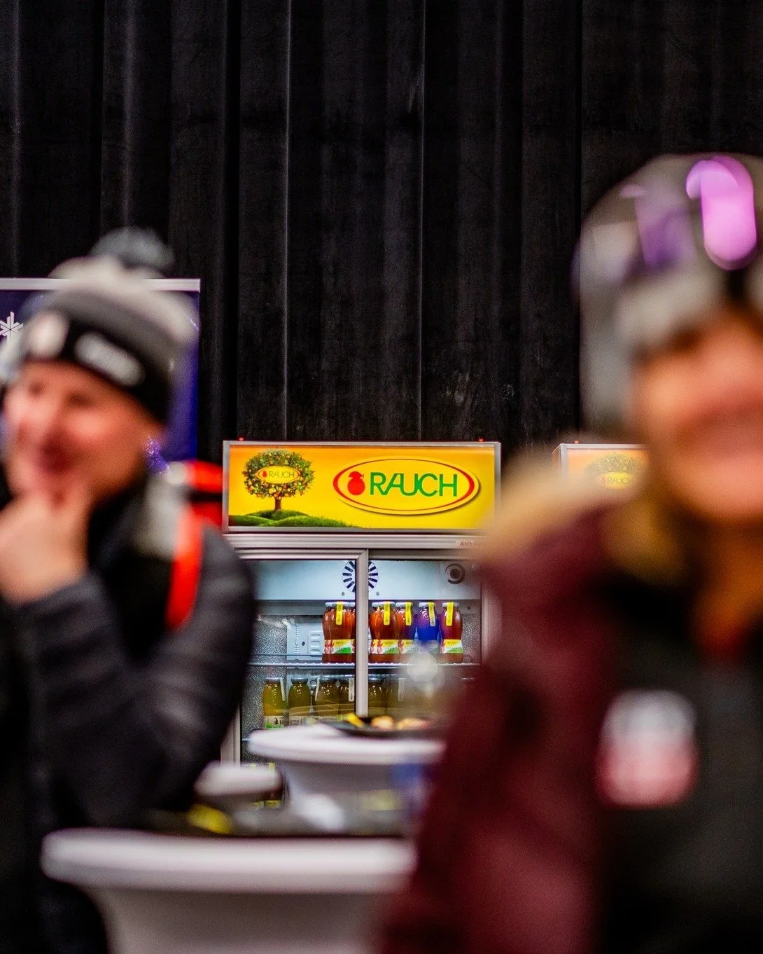 Worldloppet Lounge kokosi yhteen hiihtoihmisi&auml; ymp&auml;ri maailmaa yhteisty&ouml;ss&auml; Rauch -juomien kanssa 🍹

Merkityksellisten kohtaamisten lis&auml;ksi WL Lounge tarjosi raikkaita mehuja ja herkullisia @seeberger_fi snackeja 🥭 🥜

K&au