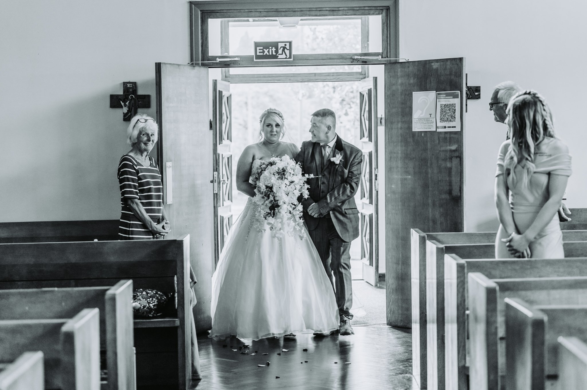 Saint-Clares-Church-Newton-Aycliffe-wedding-photograper (2 of 13).jpg