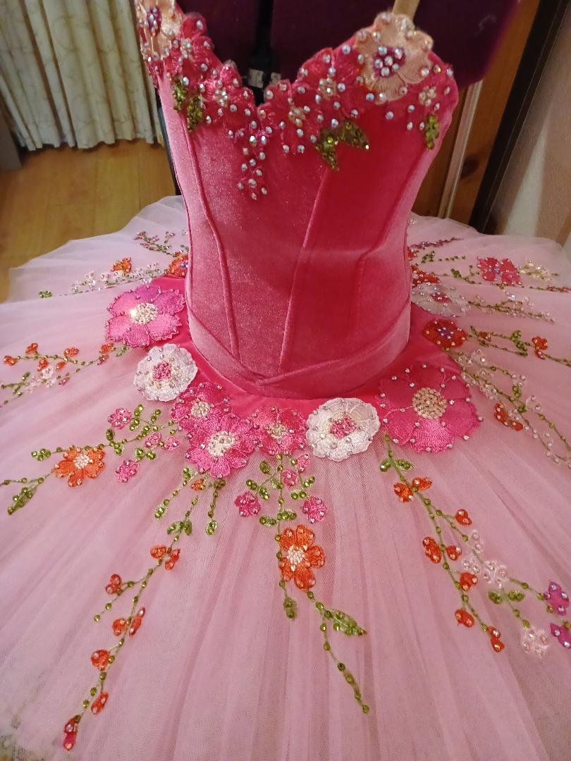 pinktutufrangle.jpg