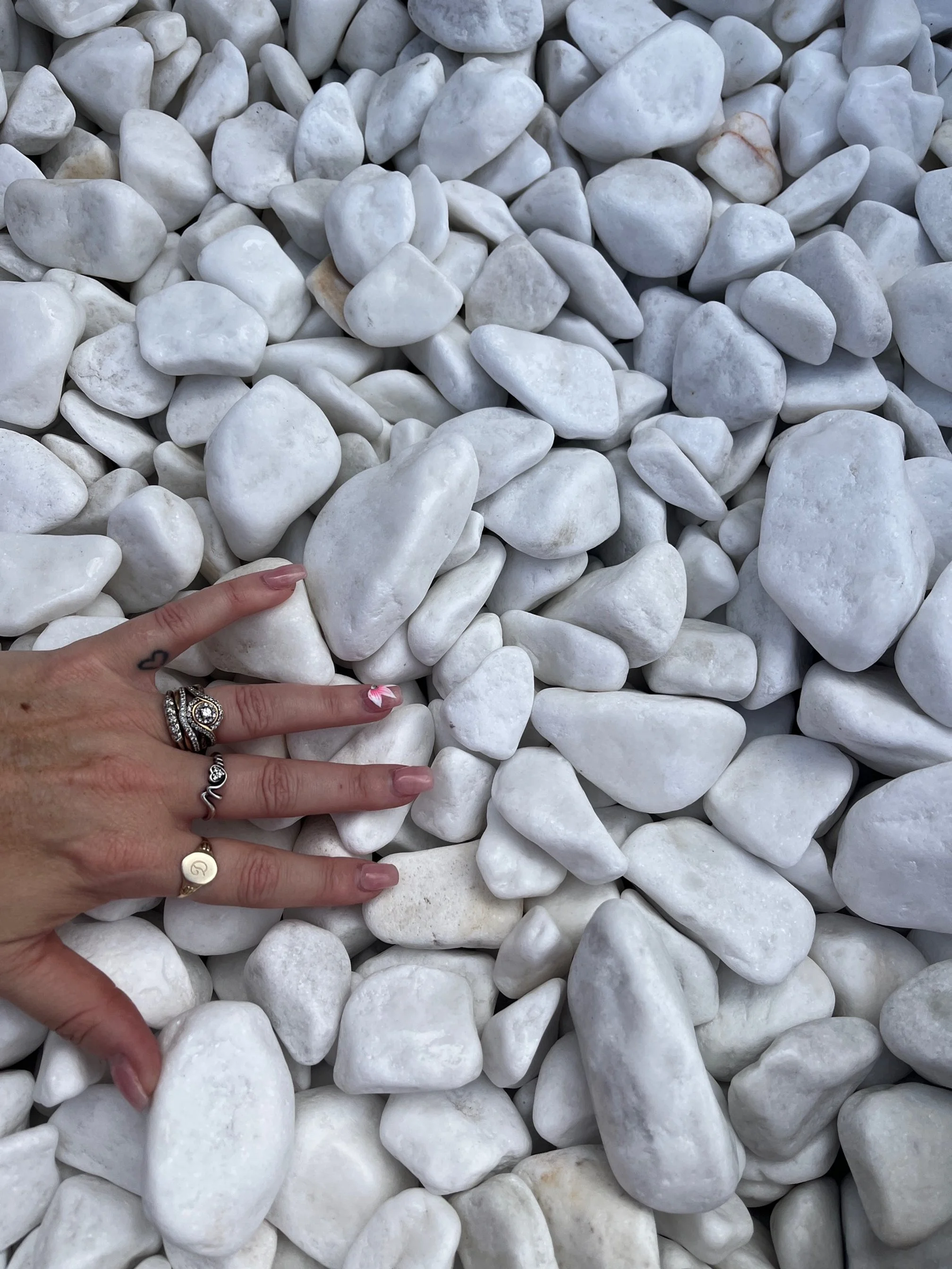 1"-2" White Caribbean Beach Pebbles
