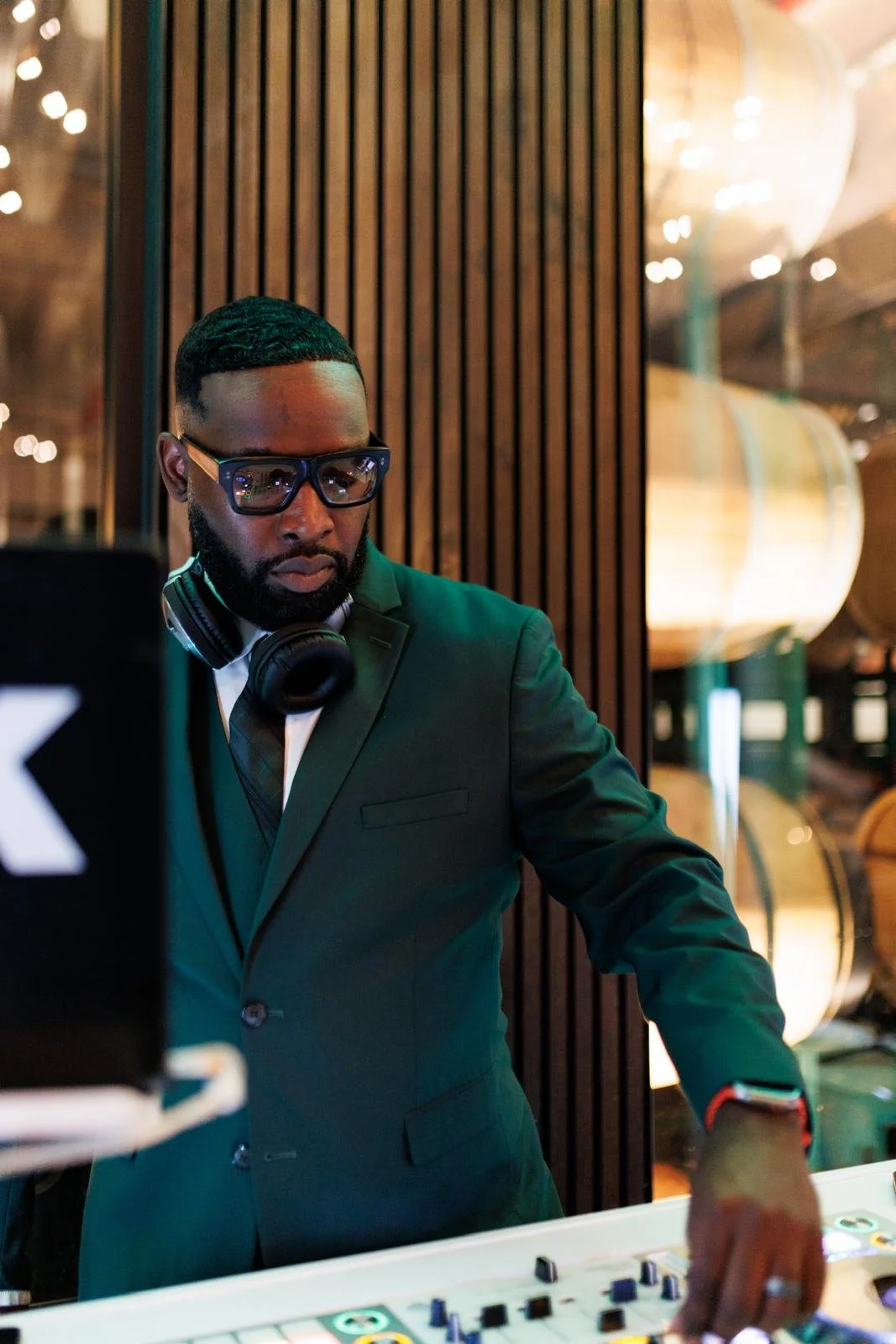 “NYC Wedding DJ & MC DJ Jon Blak providing professional DJ services in New York for weddings, corporate events, and sports events.”