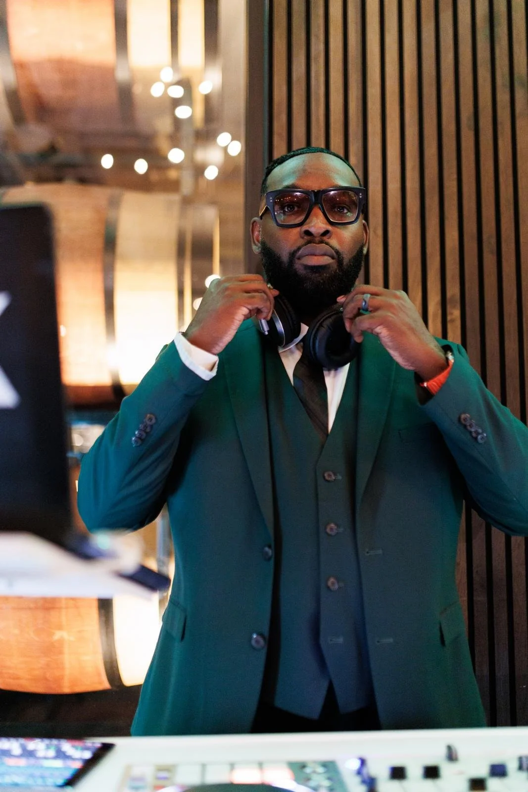 “NYC Wedding DJ & MC DJ Jon Blak providing professional DJ services in New York for weddings, corporate events, and sports events.”