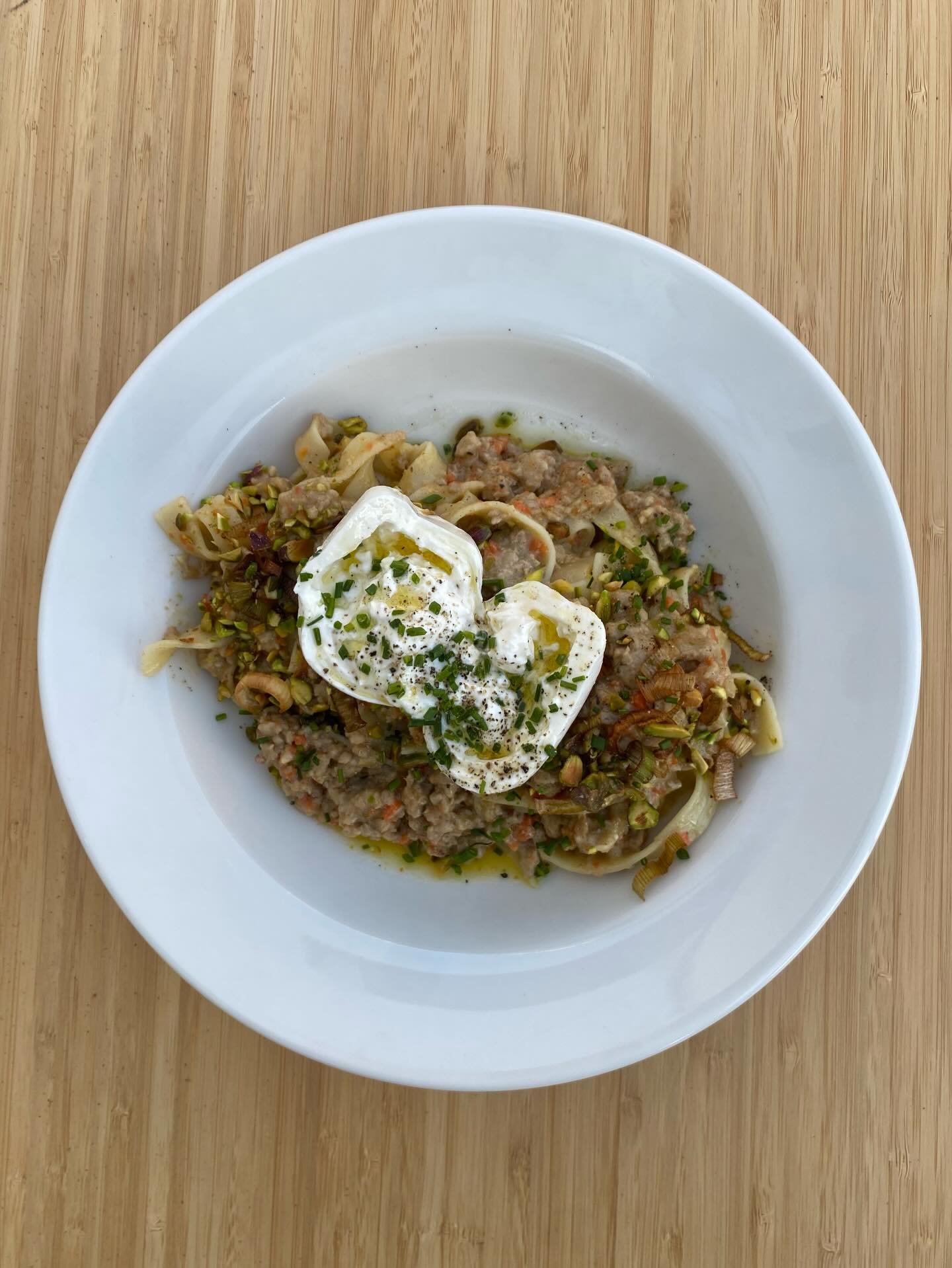 Valentine&rsquo;s dinner special 💛🍝

Bolognese Bianco, tagliatelle, pistachio, fried leans, burrata 

Available for dinner!