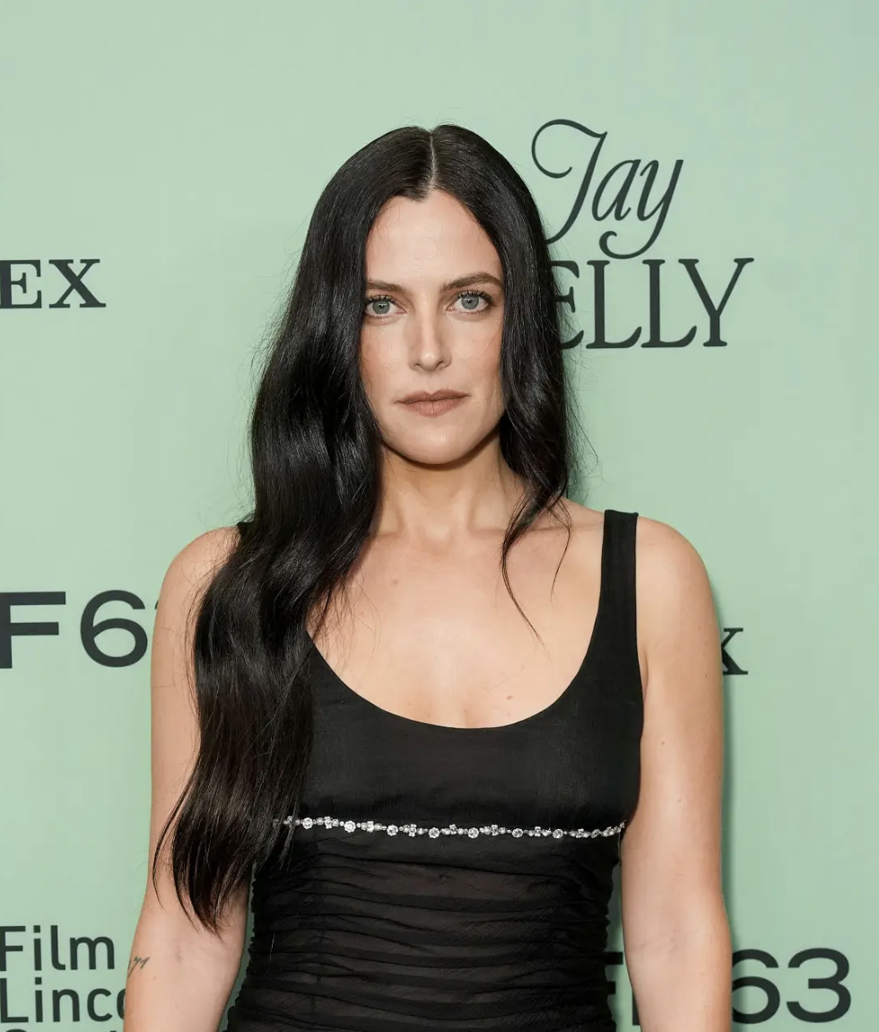 Riley Keough : Jay Kelly Press