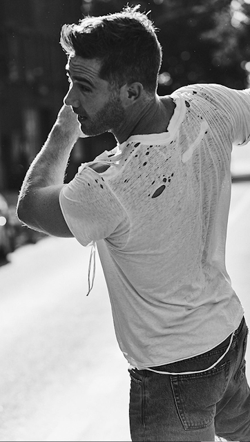 Luke Macfarlane 19.png