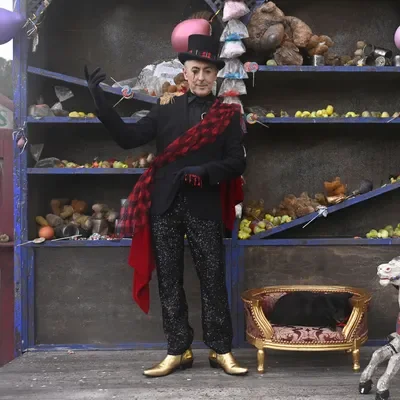 468fd510a7cf6782a0916194fa149f6bfe-alan-in-funhouse-ep-3.rsquare.w400.webp