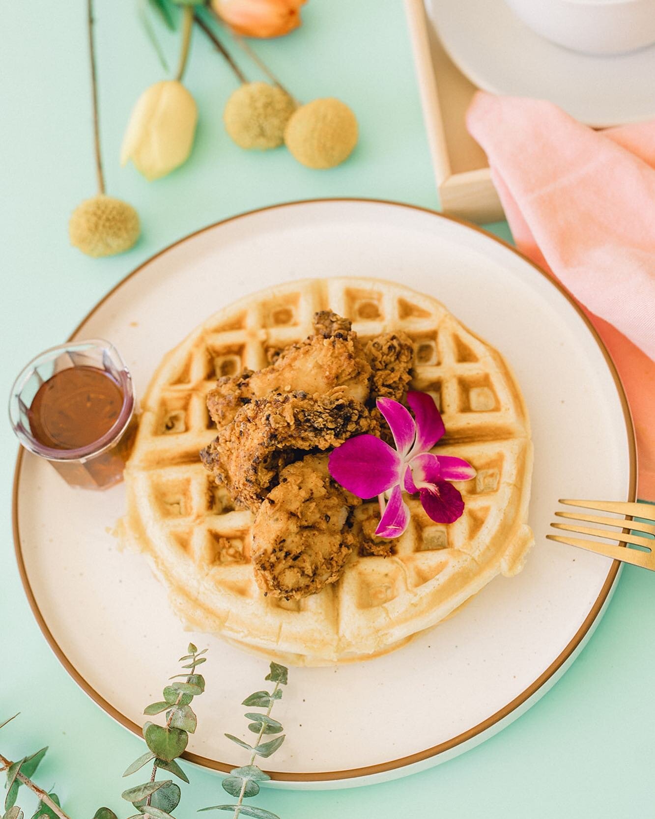 Happy Saturday! Our fall menu is NOW available all weekend long! 😍 We are so happy and proud to be the first restaurant in the Triangle who is serving halal chicken &amp; waffle! 💛

Stop by this weekend and try our new classic dish!

#pineapplesol 