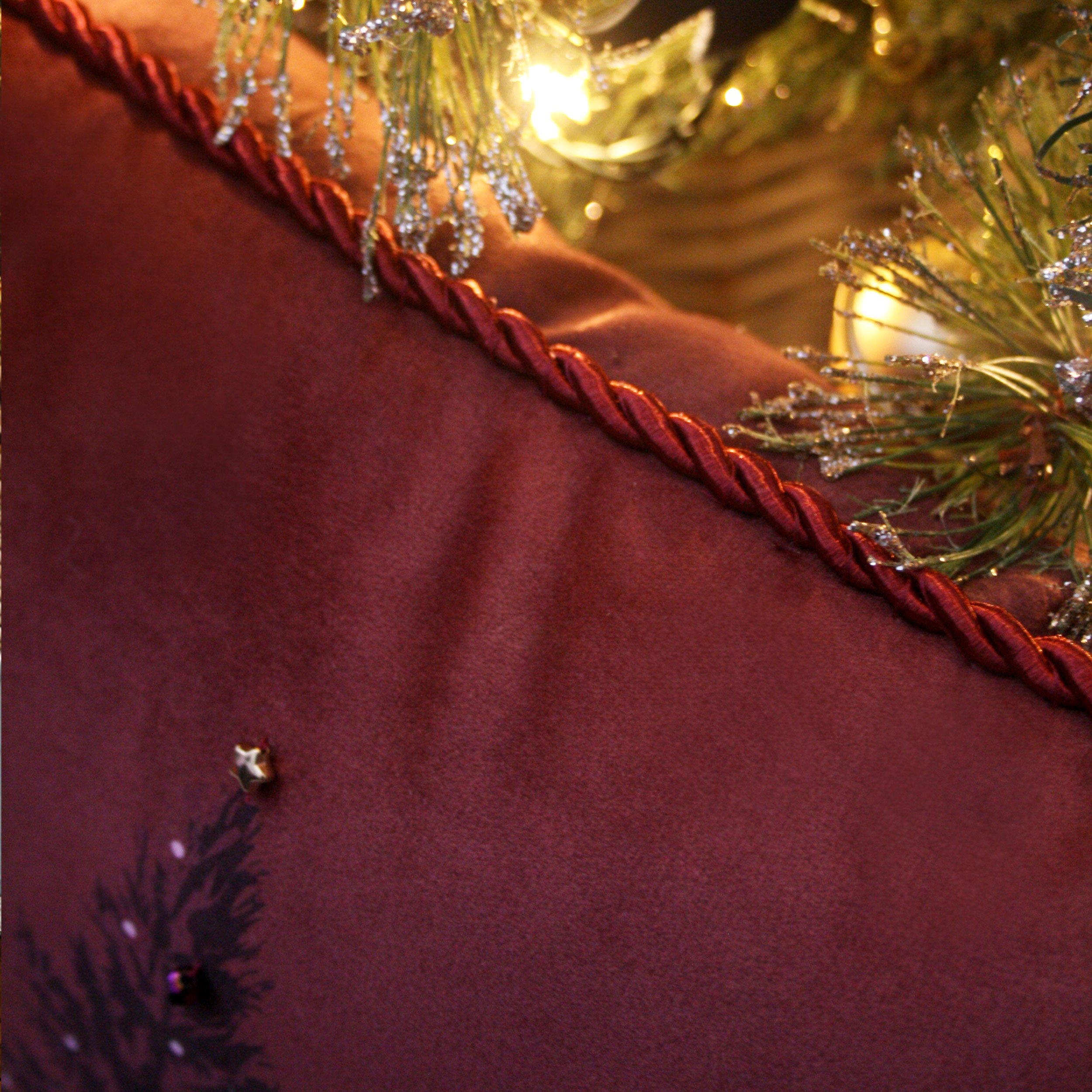 Ruby-Xmas-Cush-Close-Up.jpg