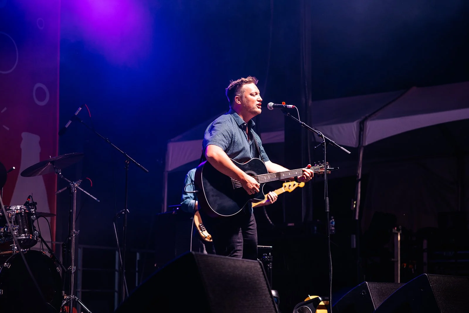 Western Rewind performs all your favorite 90s country hits at Grapevine Main Street Fest