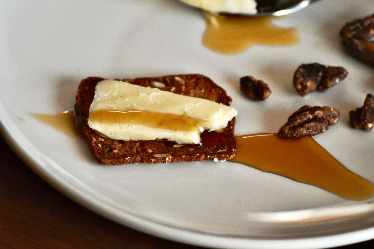 Cabot Clothbound Maple Pecans Bite.jpg