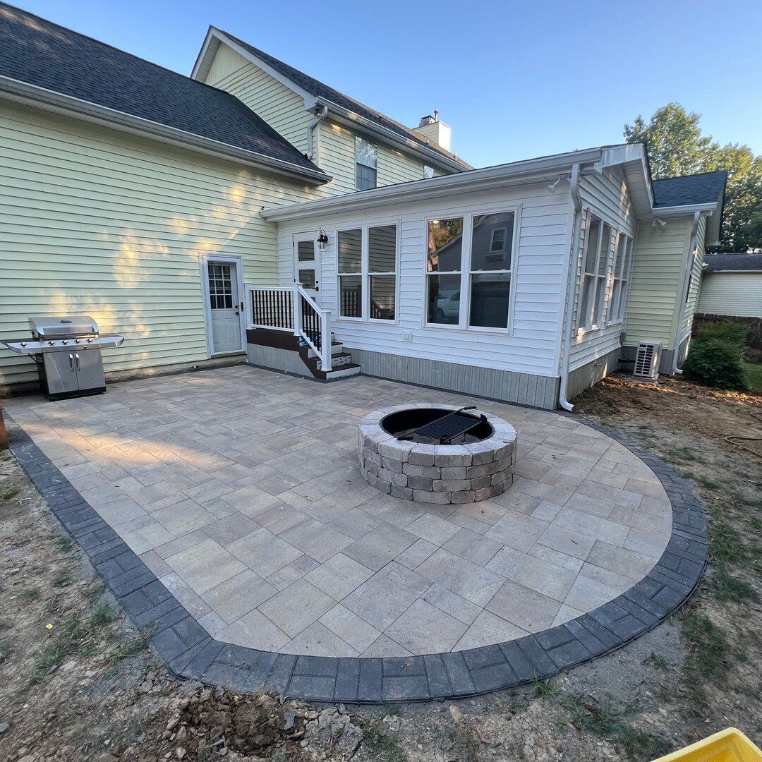 Third Hill Construction recently completed a new sunroom addition and kitchen overhaul in Nolensville, TN. The project started with the clients vision of adding a sun room/dining room addition with patio for having friends and family over in one larg