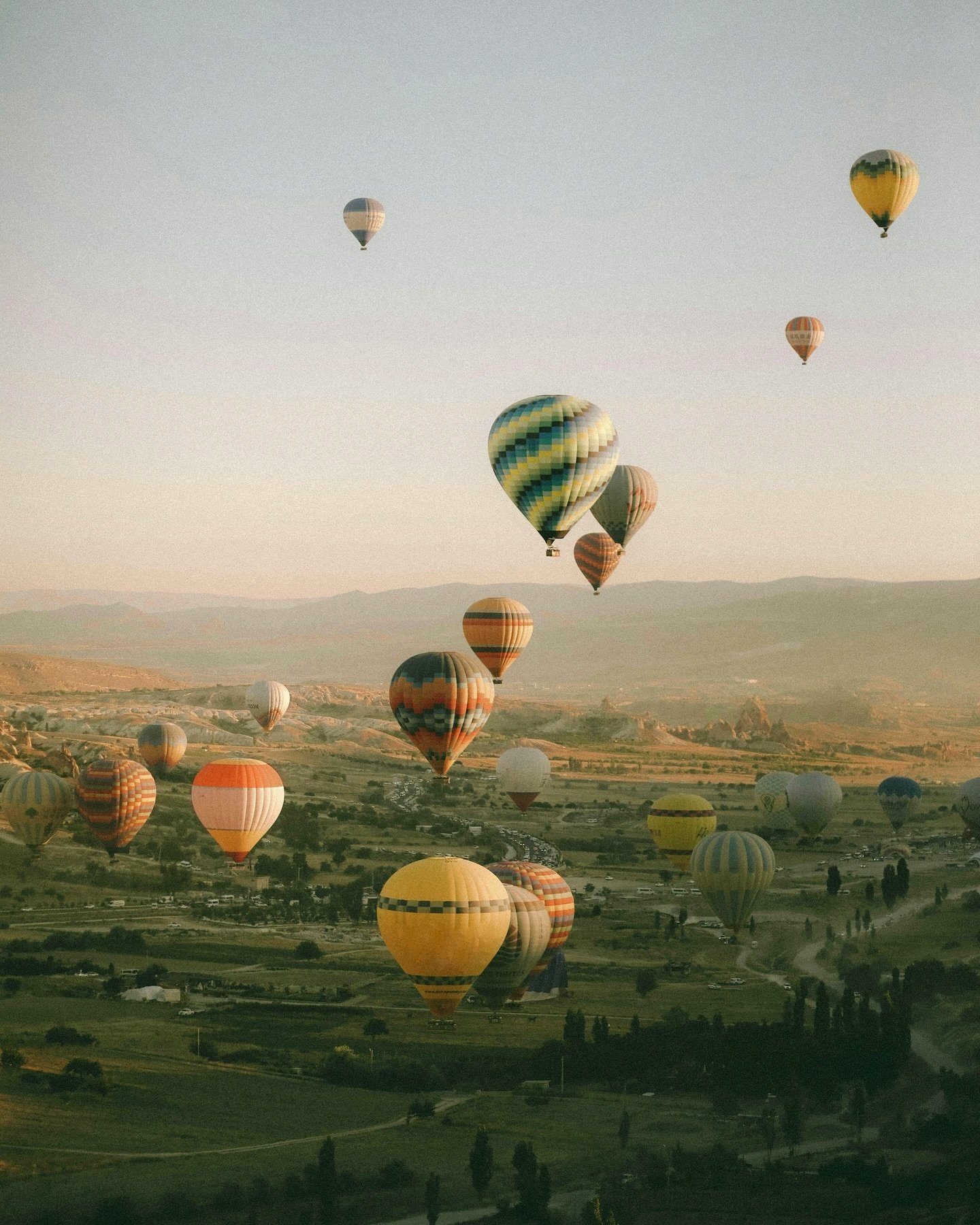 I&rsquo;d been sitting on a cliff on a high hill or mountain and the air around me was full of hot air balloons. Some were close and clear and vibrant and others were tiny, spots in the distance and hard to make out. There were a dozen or maybe more 