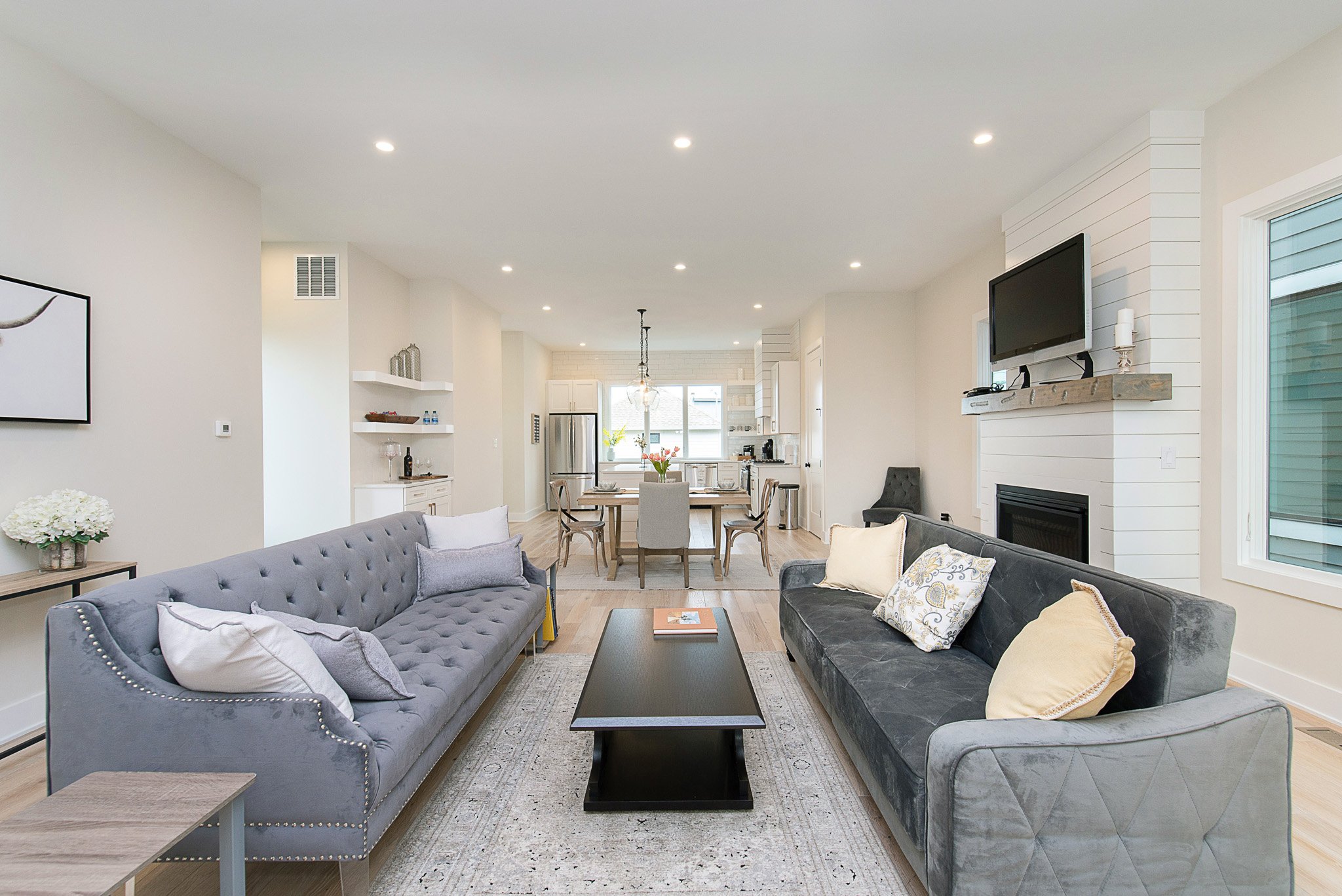07_Living Room.jpg
