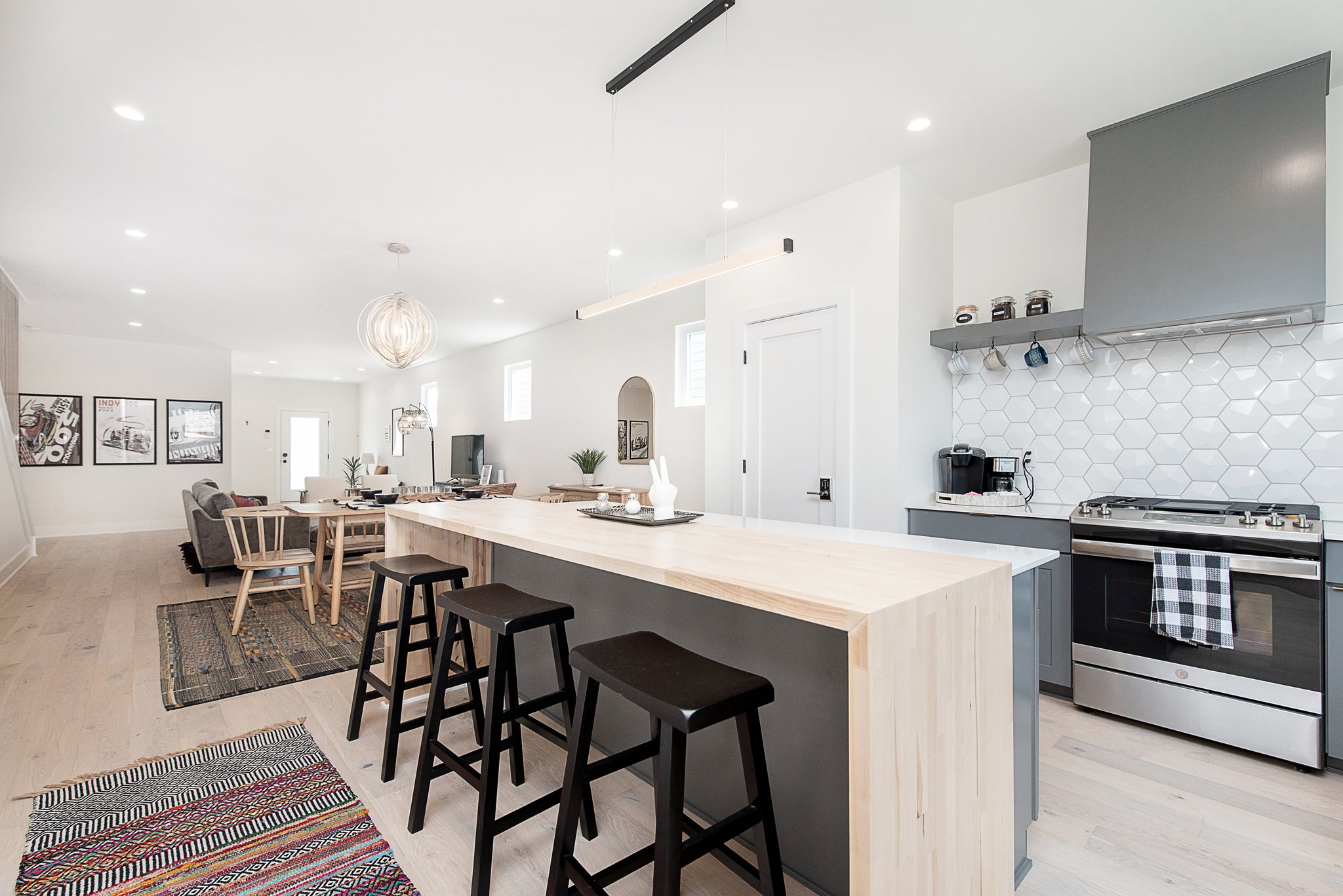 13_Kitchen.jpg