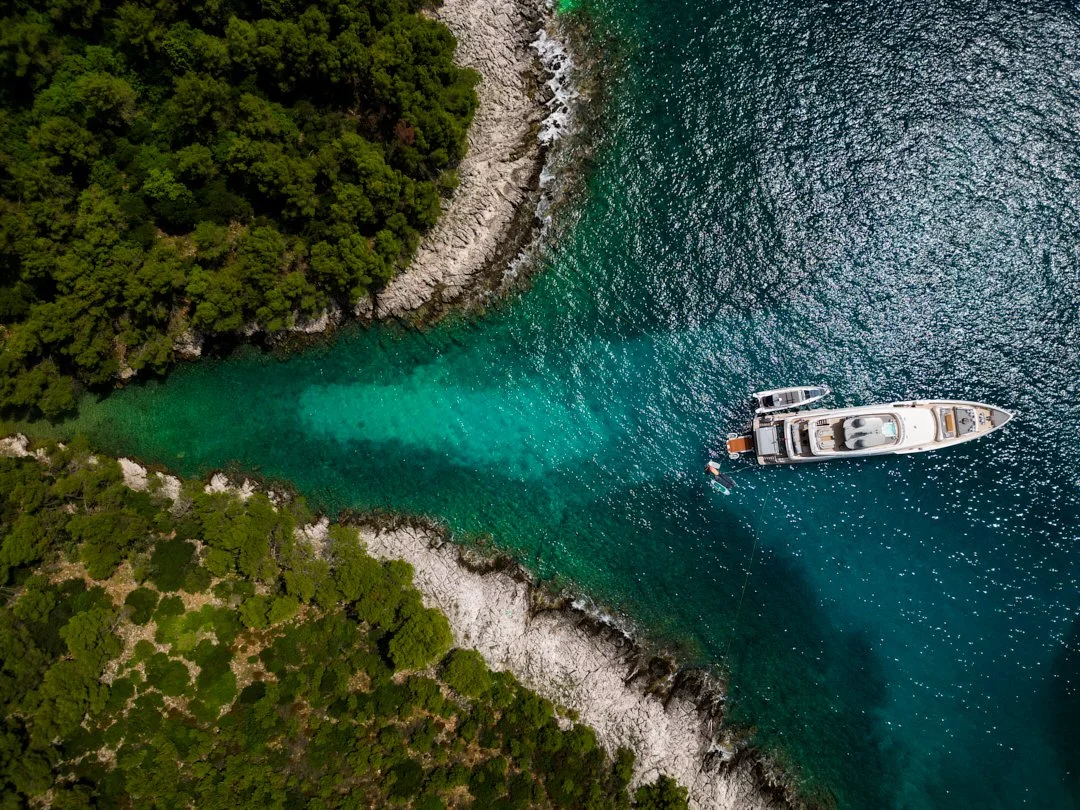 Custom Line Navetta 37 - Sokny