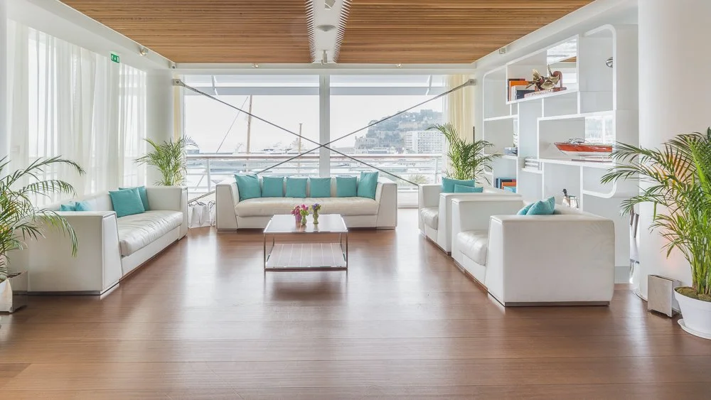 Yachtclub de Monaco design by Lord Norman Foster - Riva bar