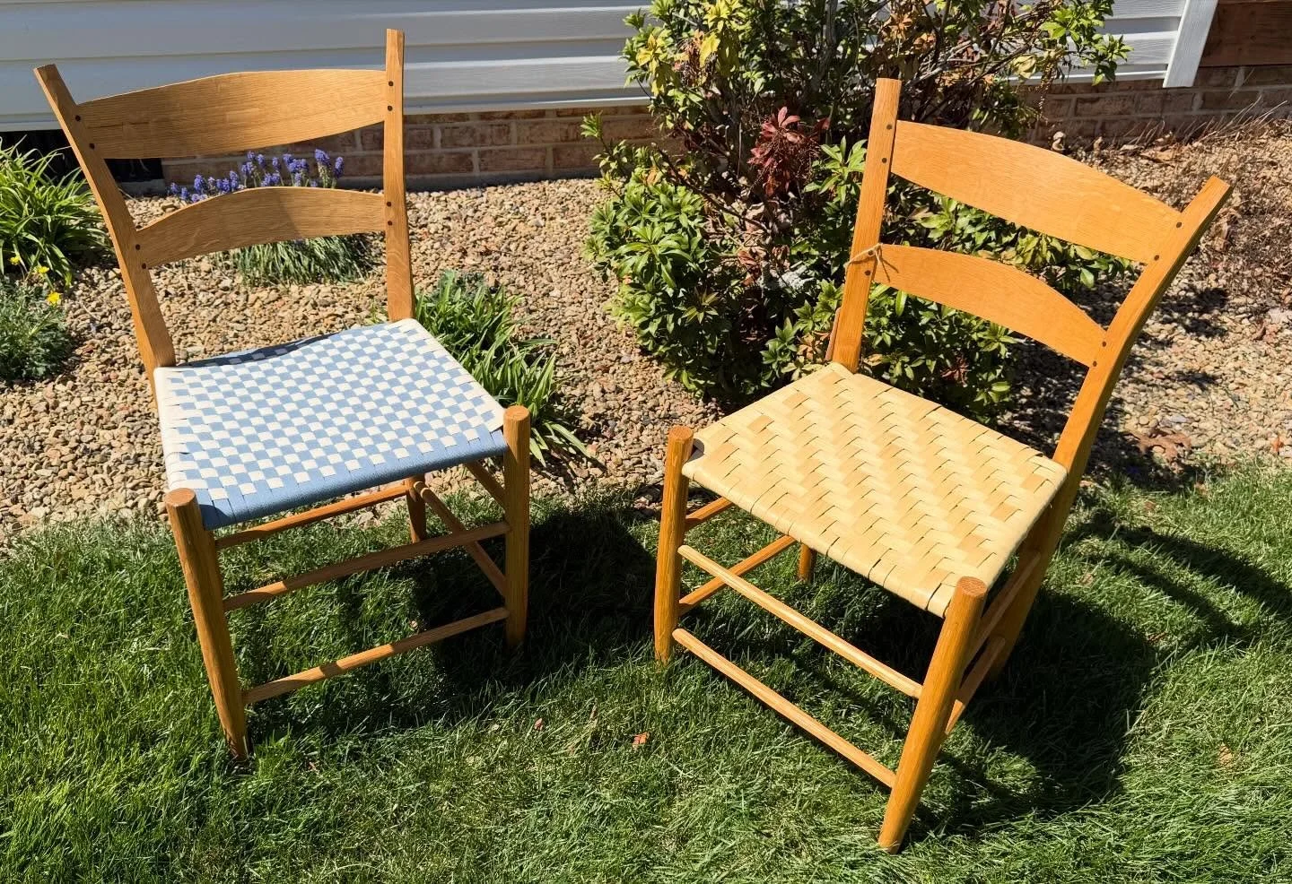 These two Jennie Alexander chairs are headed to New York next week.  I was going to weave a new seat in one so they would match, but the customer decided they liked them being different.  These were split out of the same white oak log.

#chairmaker #