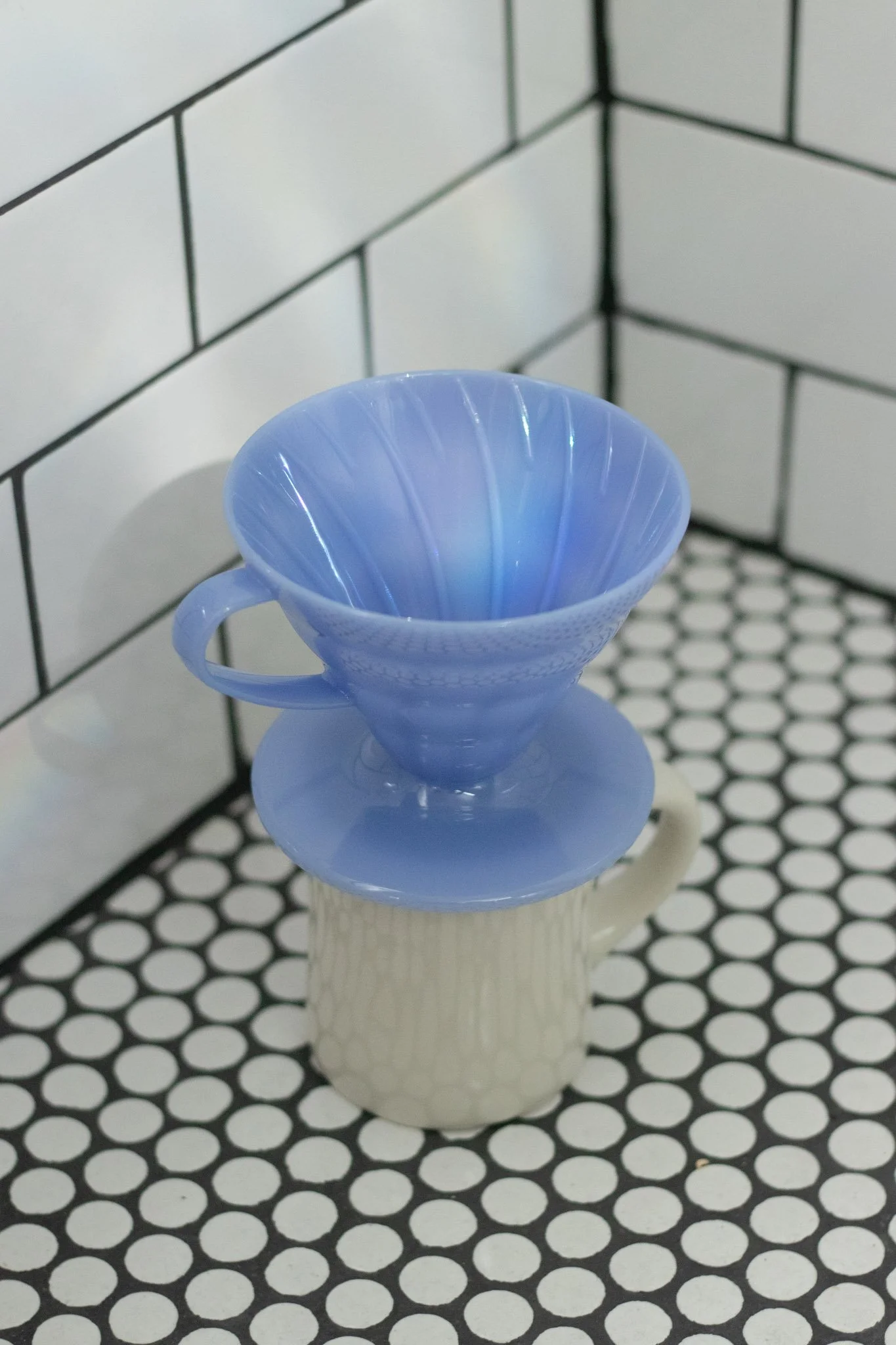 Specialty coffee lover gift guide what to buy for a coffee person sky blue plastic Hario V60 list by bonlife coffee roasters.