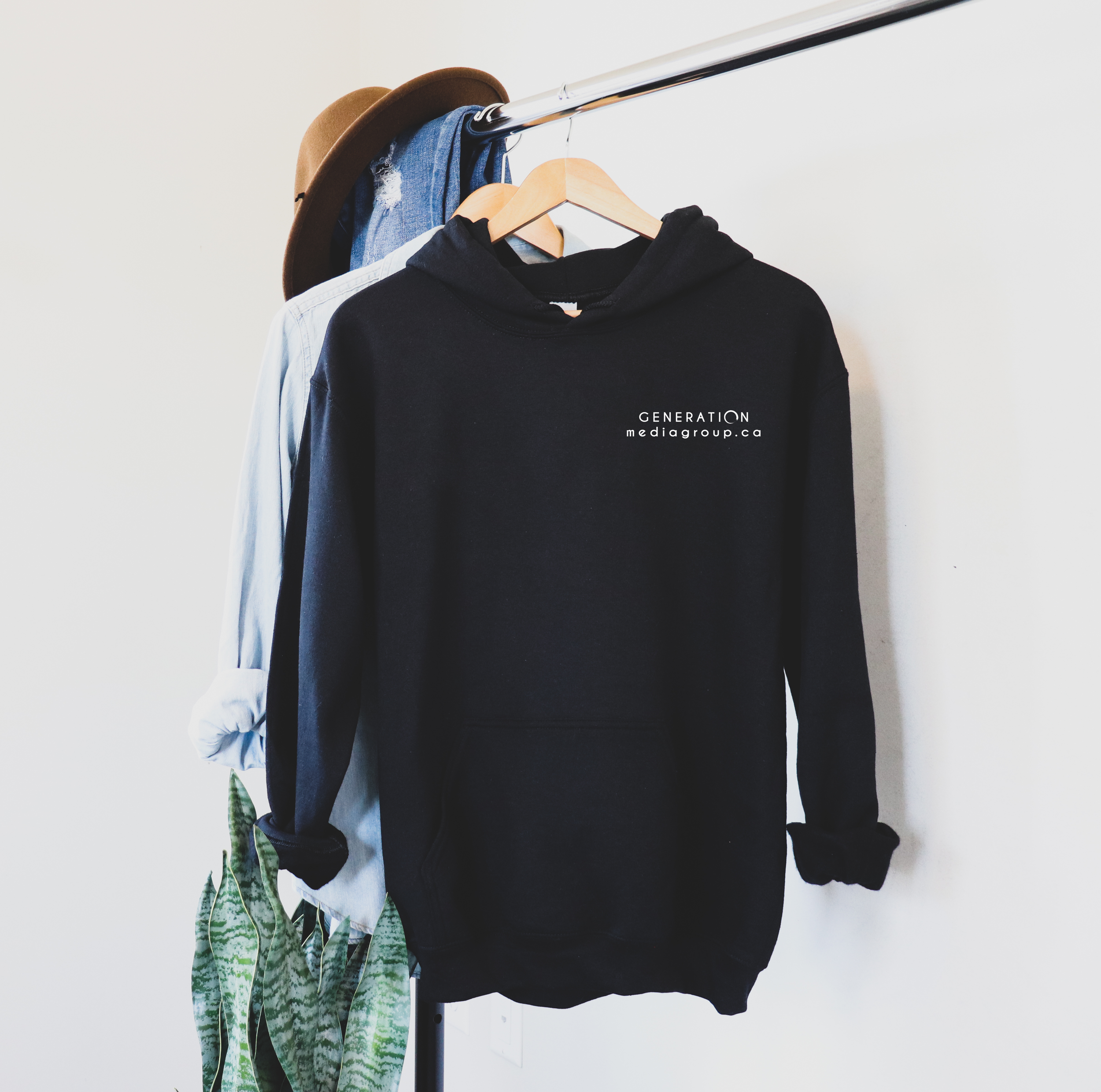 DollyMocks-GildanHoodieBlack-1 copy.png