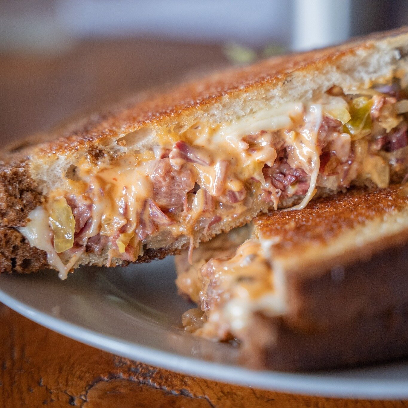 Our Reuben Sandwich is here to steal your heart! Melty, saucy, and tangy, it's the type of sandwich you won't forget! 
#pipelinecrafttapsandkitchen #pipelinecrafttaps #pipelinemtshasta #mtshastaeats #visitmtshasta #seesiskiyou  #craftbeer #reuben
