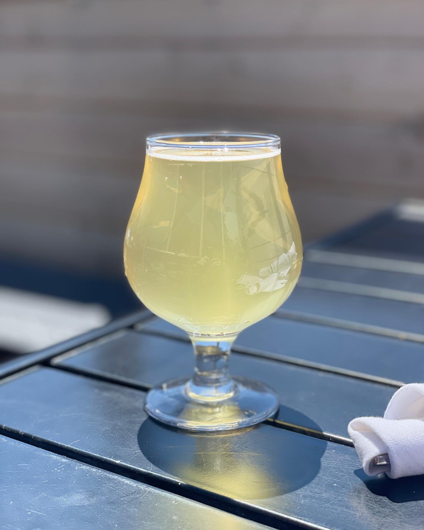 Guava the Hop from Humboldt Cider Company. Refreshing, light guava with a nice balance of hops! 🍎🍺 
#pipelinecrafttaps #pipelinecrafttapsandkitchen #pipelinemtshasta #mtshastaeats