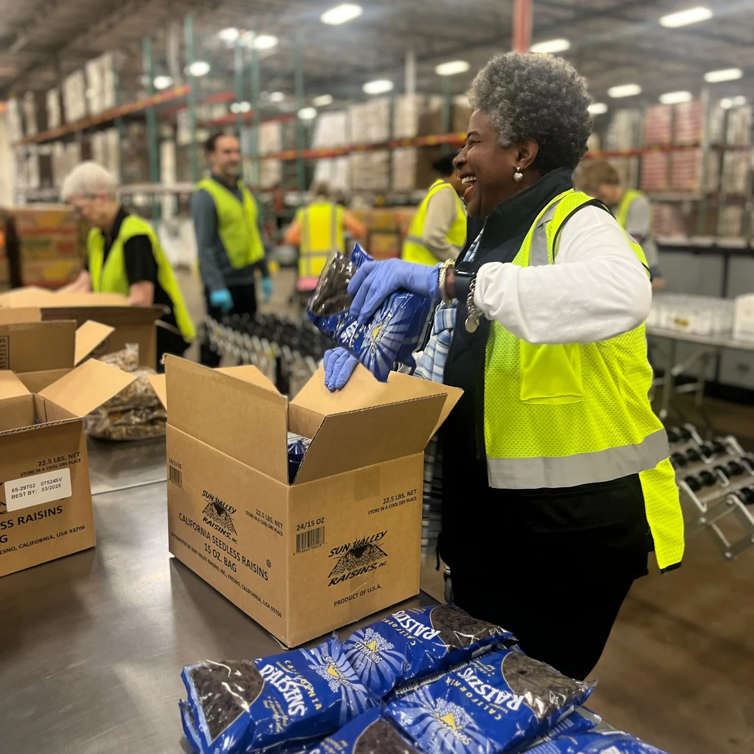 volunteer-lend-a-hand-today-crossroads-community-services