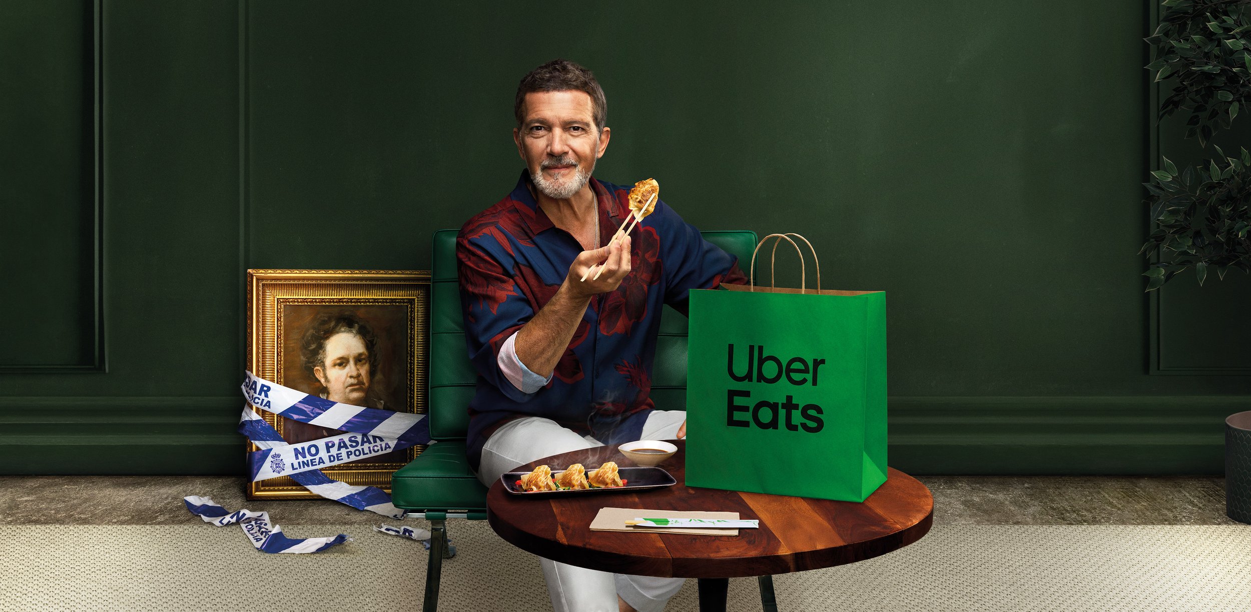 ANTONIO BANDERAS. UBER EATS. Roma