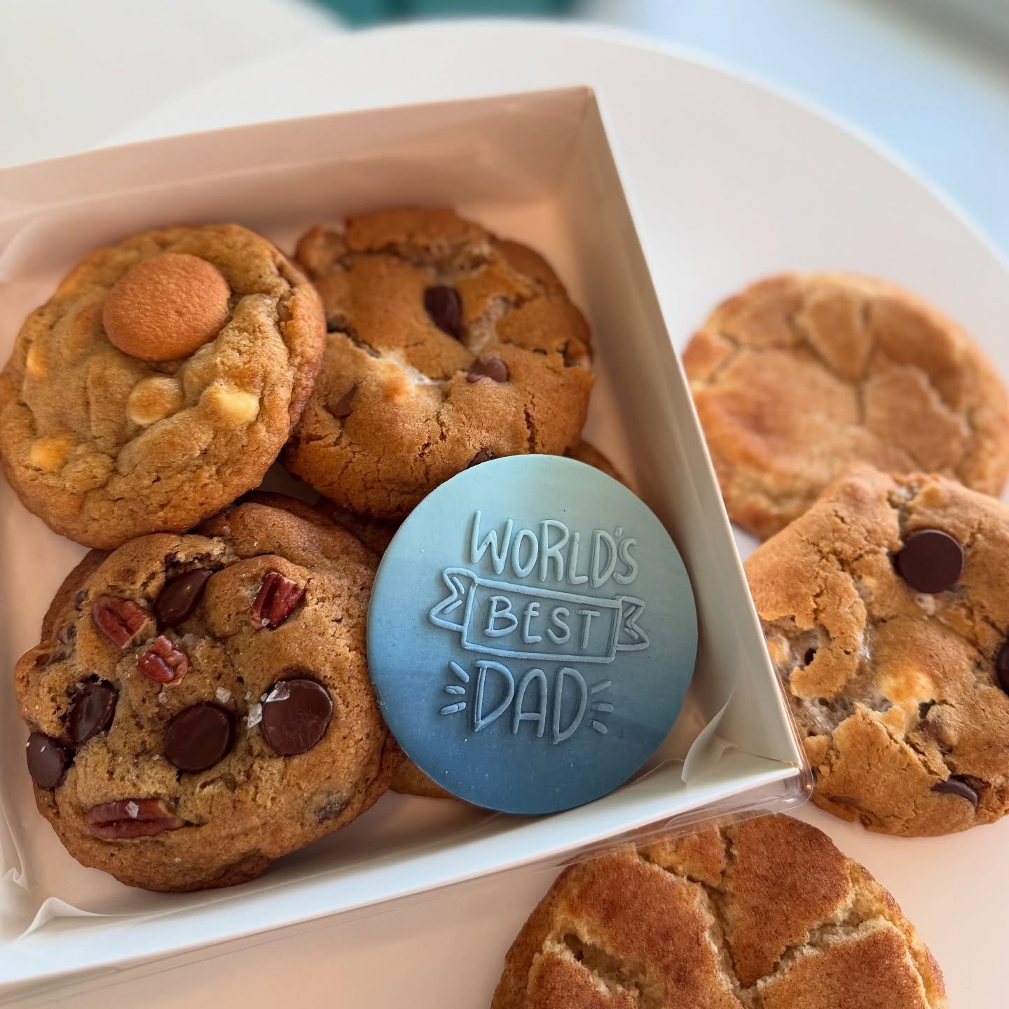 This Father&rsquo;s Day, skip the socks and give the man what he really wants&mdash;cookies.

Our Father&rsquo;s Day box includes four cookies:
	&bull;	Brown Butter Bourbon Pecan Chocolate Chip
	&bull;	S&rsquo;mores
	&bull;	Banana Pudding
	&bull;	Sni