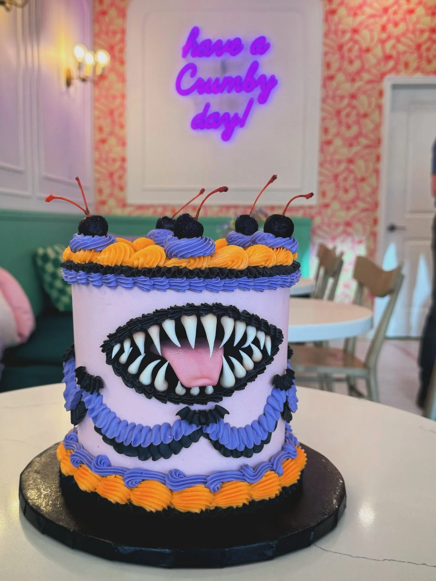 The cake that bites back! 😁 🍰

#houstonbakery #halloweencake #houstoncustomcakes #customcakeshouston #monstermouthcake #monstercake #creepycakes #spookyseason #cakedecorator