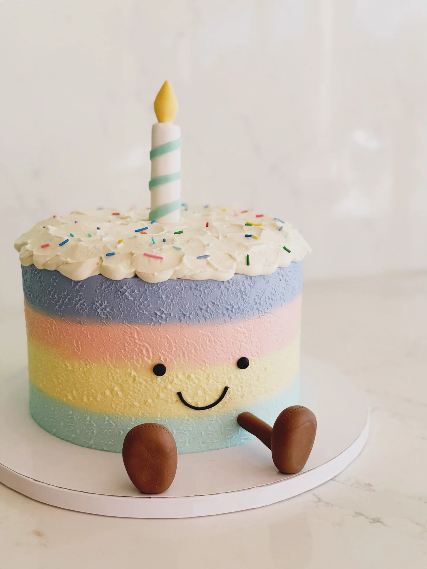 Just two cuties smiling at each other :)

#houstonbakery #jellycatcake #houstoncustomcakes #customcakeshouston #houstoncakes #houstonmoms