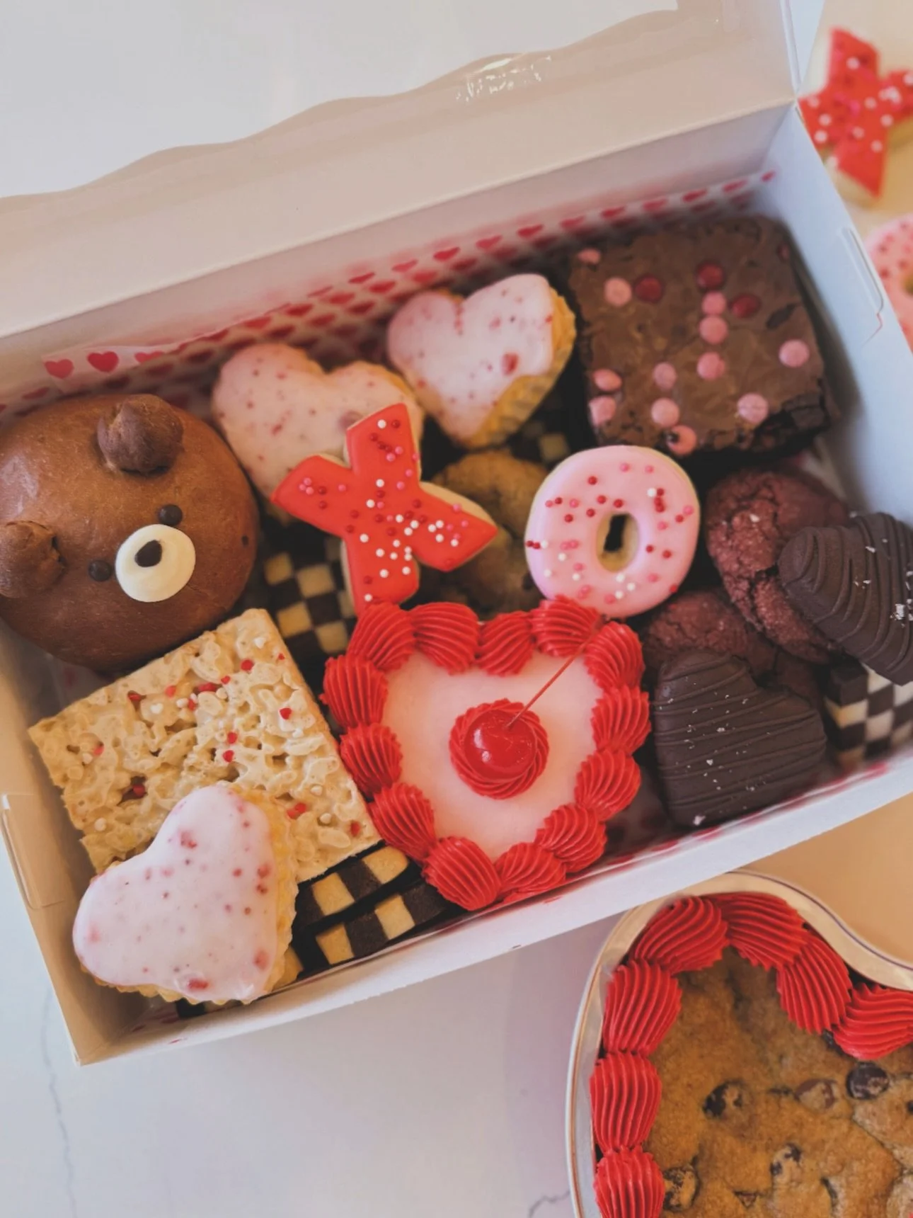 It&rsquo;s time to order Valentine&rsquo;s Day treats!!! 💕
From personal cookie cakes to our beloved variety boxes, we have something that everyone with a sweet tooth will love!

The deadline to secure your sweets is 2/6
Visit the link below to orde
