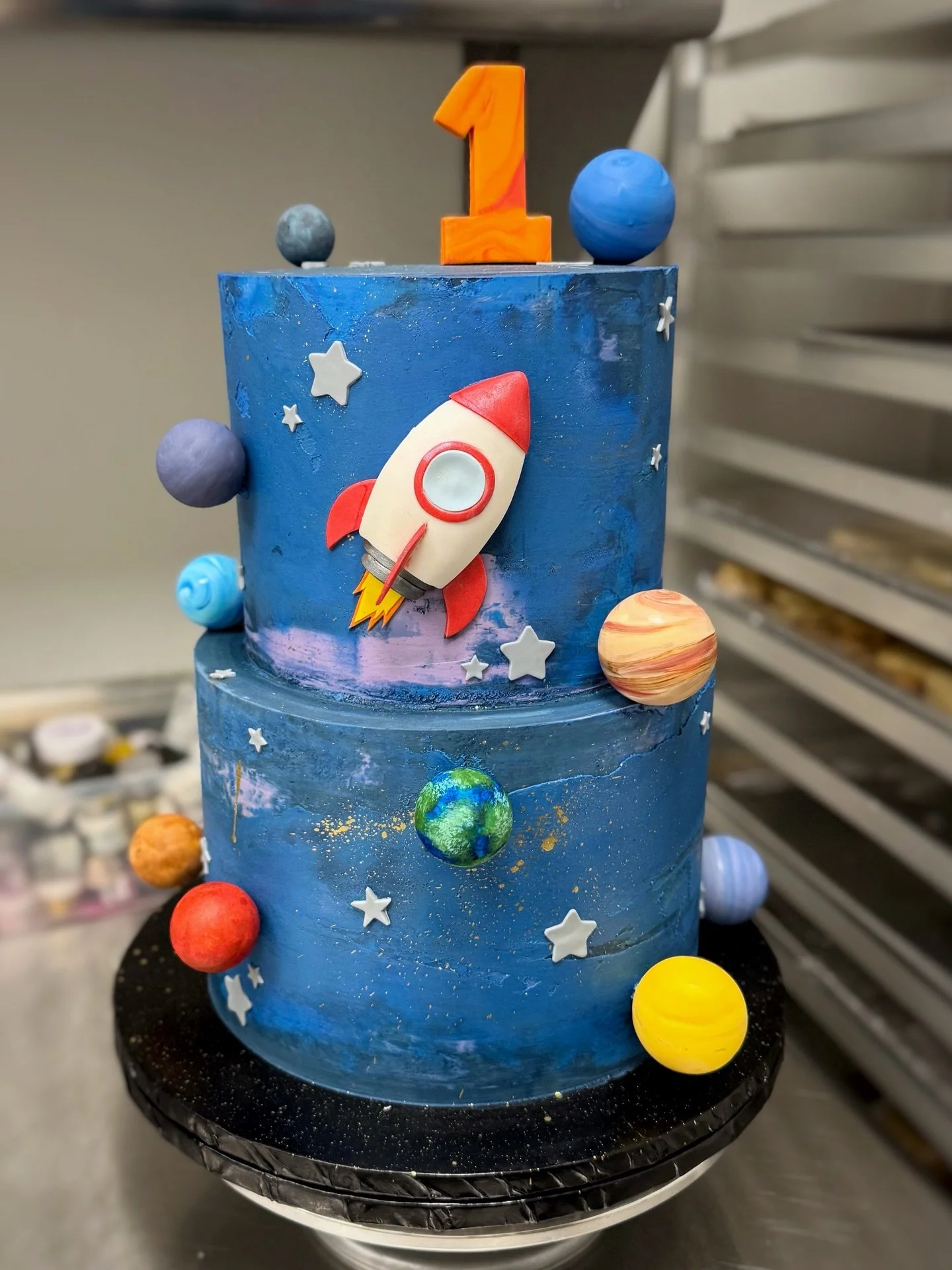 Houston, we have a birthday. 🚀

Last weekend&rsquo;s space cake vs. this weekend&rsquo;s space cake!

Send us an inquiry at www.crumbybakeshop.com/contact so we can create something special for your next event!

#houstonbakery #houstoncakes #spacebi
