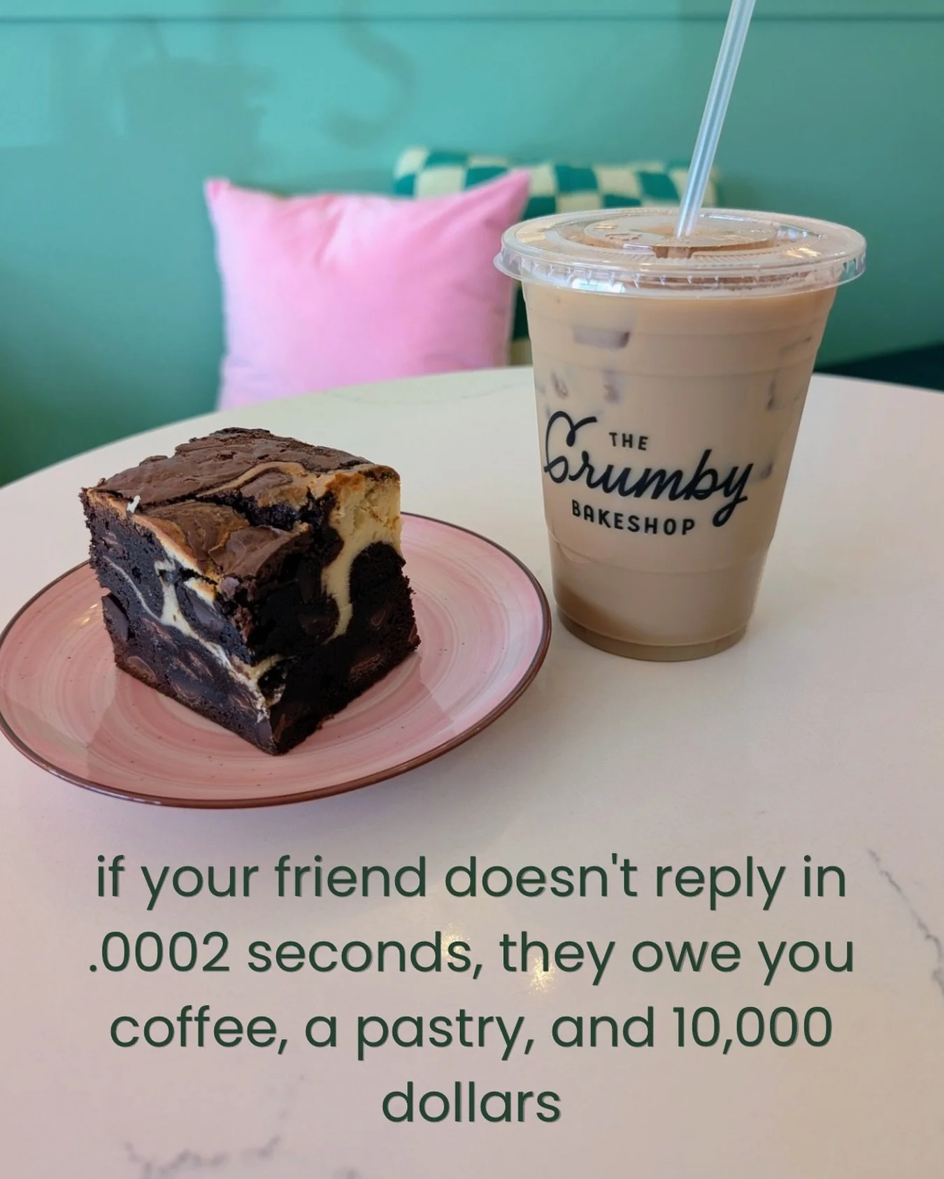 Your first @ owes you a coffee and a sweet treat. ☕️🧁

#houstonbakery #houstoncakes #houstoncookies #houstonmoms